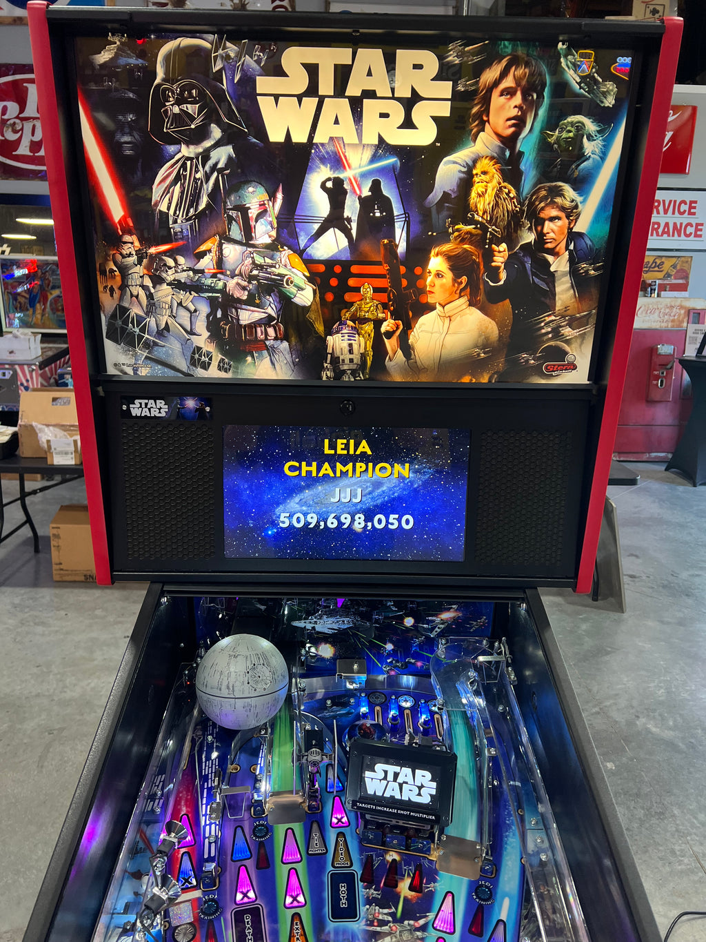STAR WARS PRO - 2017 Stern Pinball Machine - WORKS 100% - Like Brand New - Less than 300 Plays!!!