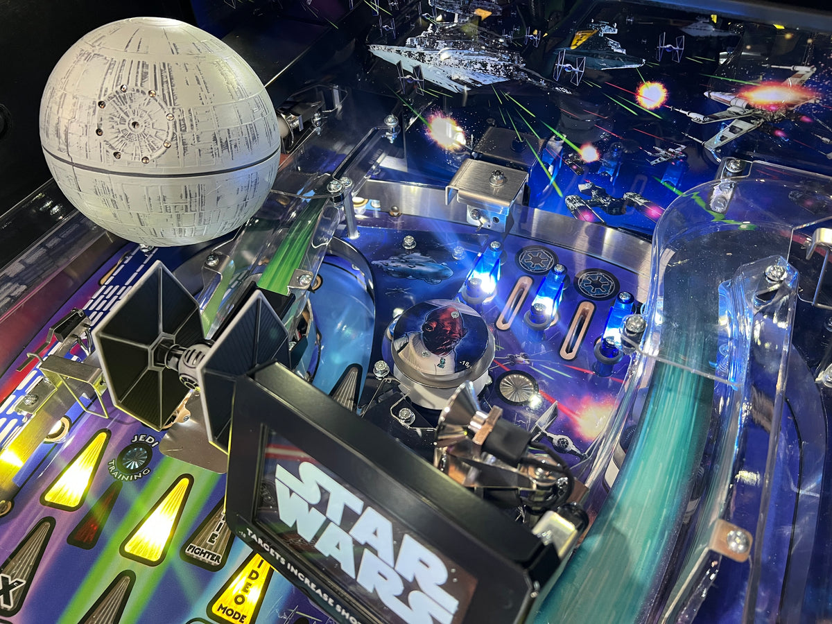STAR WARS PRO - 2017 Stern Pinball Machine - WORKS 100% - Like Brand New - Less than 300 Plays!!!