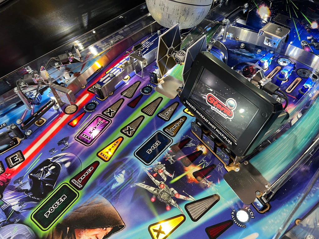 STAR WARS PRO - 2017 Stern Pinball Machine - WORKS 100% - Like Brand New - Less than 300 Plays!!!