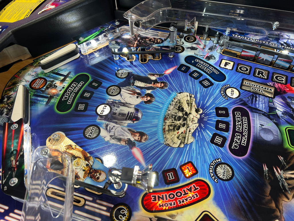 STAR WARS PRO - 2017 Stern Pinball Machine - WORKS 100% - Like Brand New - Less than 300 Plays!!!
