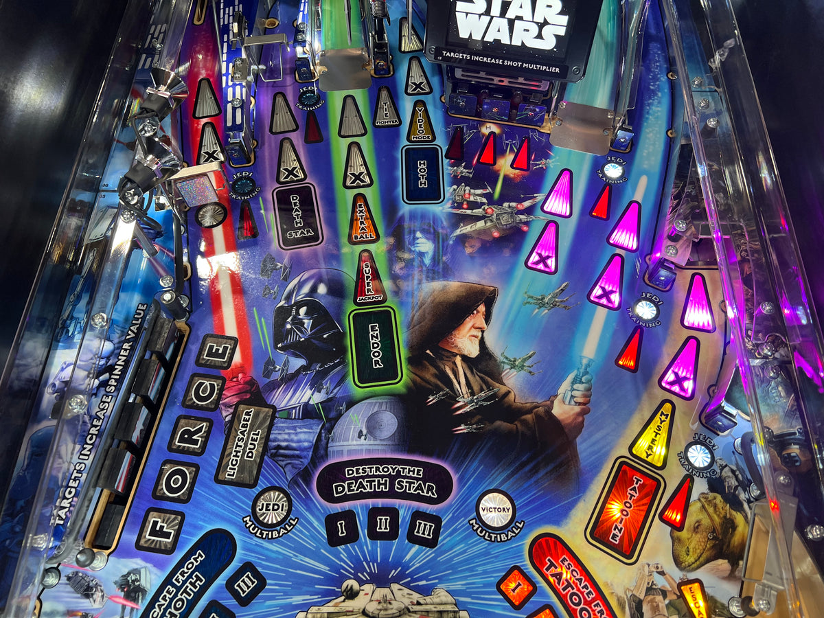 STAR WARS PRO - 2017 Stern Pinball Machine - WORKS 100% - Like Brand New - Less than 300 Plays!!!