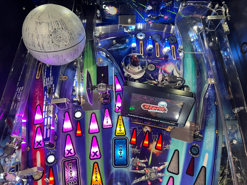 STAR WARS PRO - 2017 Stern Pinball Machine - WORKS 100% - Like Brand New - Less than 300 Plays!!!