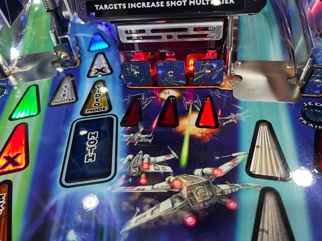 STAR WARS PRO - 2017 Stern Pinball Machine - WORKS 100% - Like Brand New - Less than 300 Plays!!!