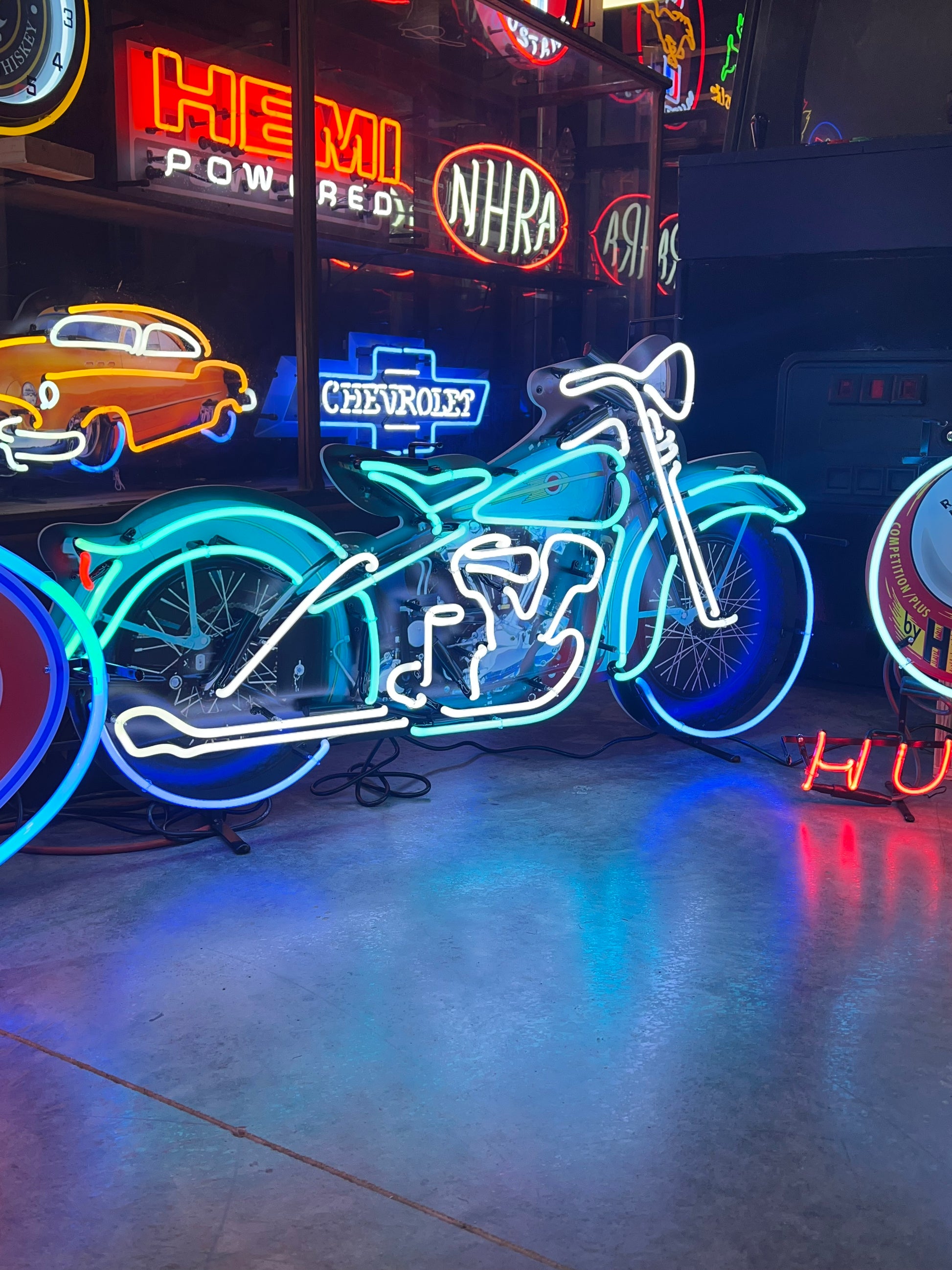 LARGE 4FT MOTORCYCLE HOG NEON SIGN - Ready for Your Garage, Game Room or Man Cave!! REAL NEON!