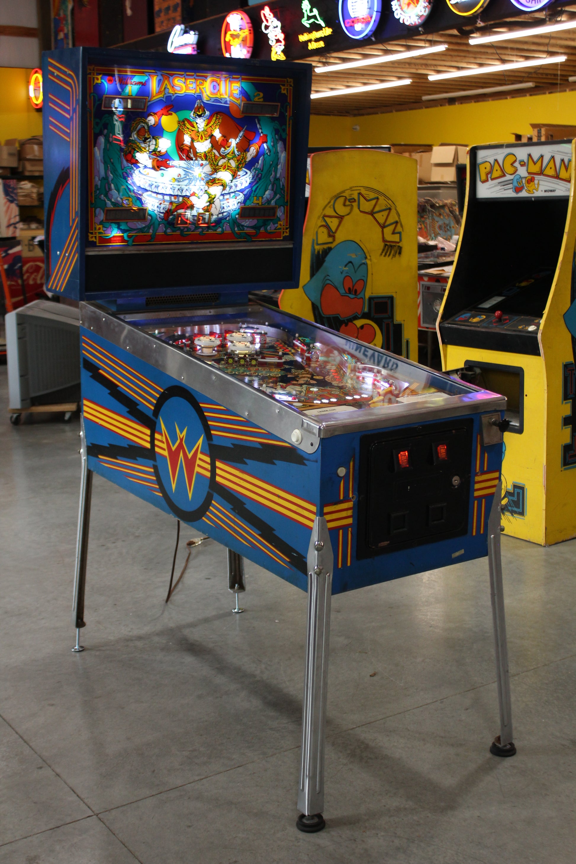 LASER CUE - 1984 Williams Pinball Machine - WORKS 100% - SUPER Nice Game