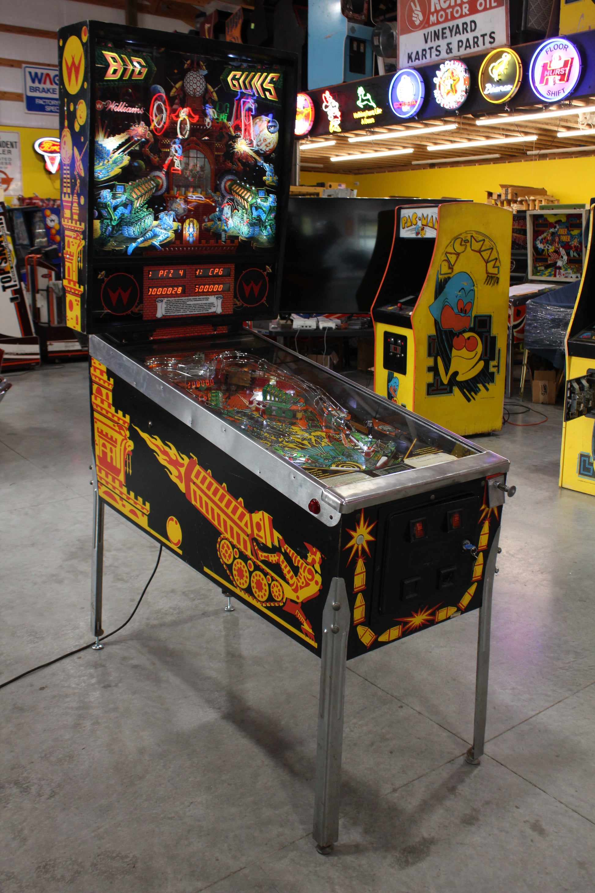 BIG GUNS - 1987 Williams Pinball Machine - WORKS 100% - Really Nice Game - Great Features