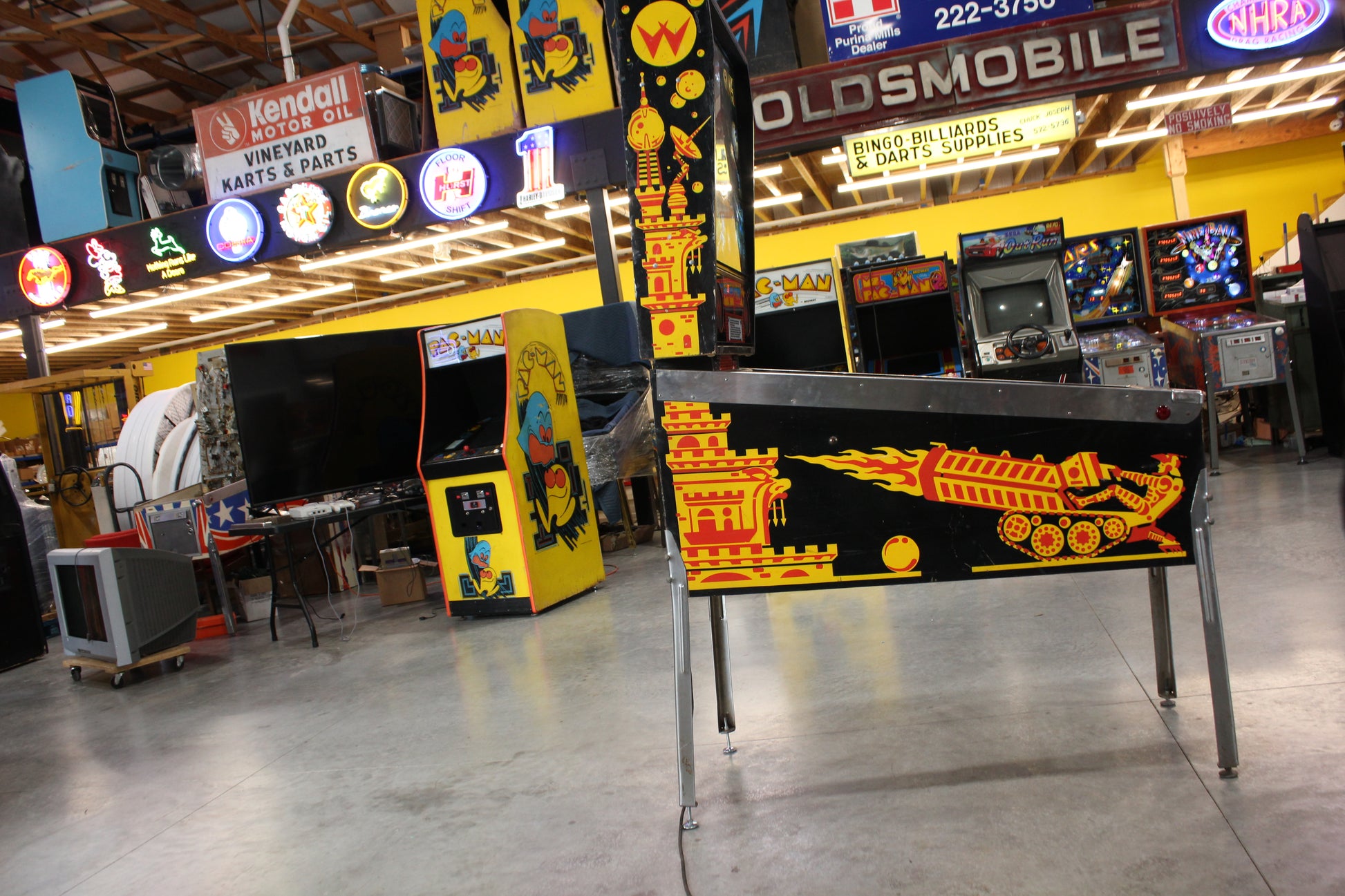BIG GUNS - 1987 Williams Pinball Machine - WORKS 100% - Really Nice Game - Great Features