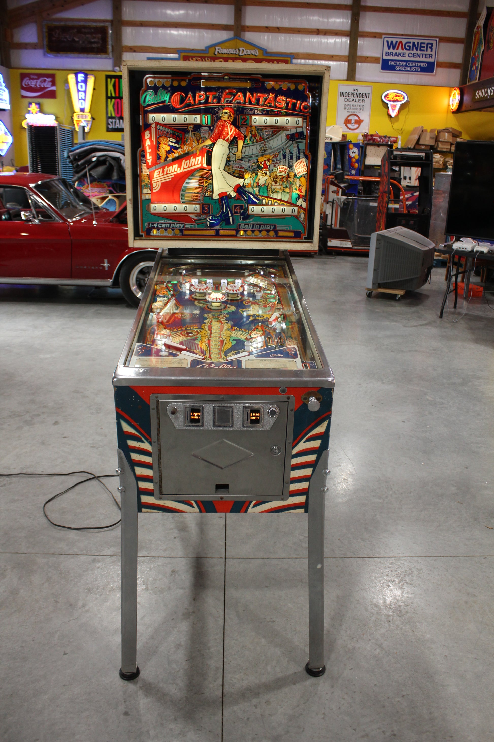 CAPTAIN FANTASTIC - Elton John - 1976 Williams Pinball Machine - WORKS 100% - Nice EM Electromechanical Game