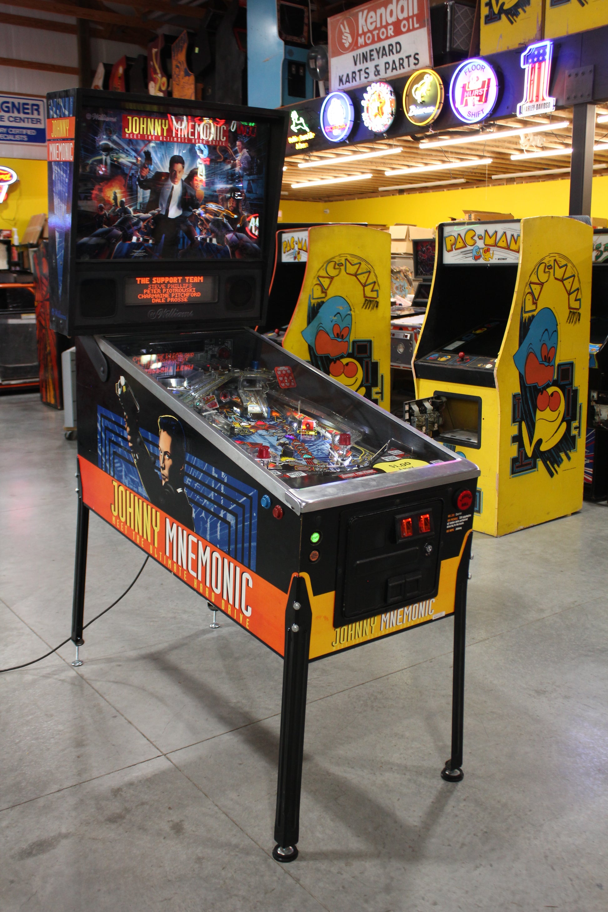JOHNNY MNEMONIC - 1995 Williams Pinball Machine - WORKS 100% - Defeat the Matrix with the Glove!!!