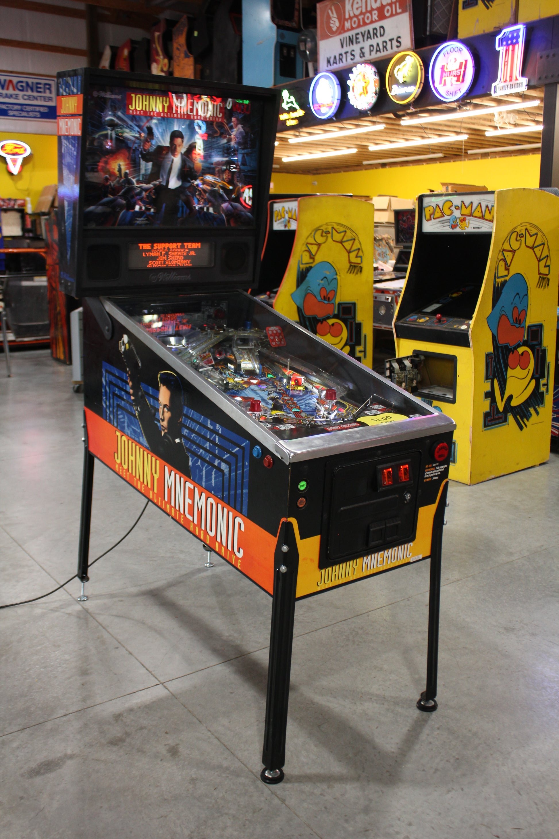 JOHNNY MNEMONIC - 1995 Williams Pinball Machine - WORKS 100% - Defeat the Matrix with the Glove!!!