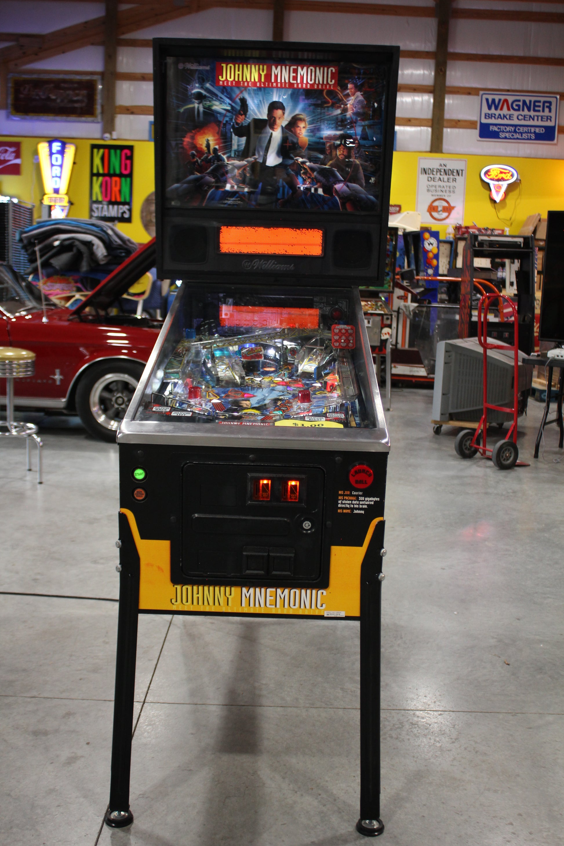 JOHNNY MNEMONIC - 1995 Williams Pinball Machine - WORKS 100% - Defeat the Matrix with the Glove!!!