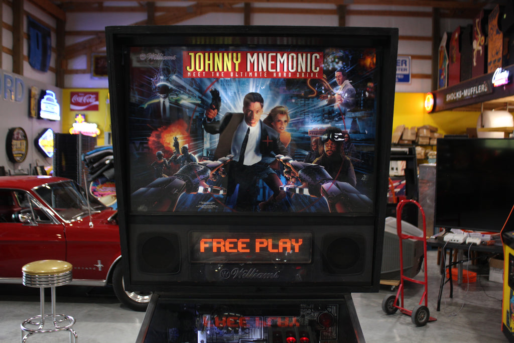 JOHNNY MNEMONIC - 1995 Williams Pinball Machine - WORKS 100% - Defeat the Matrix with the Glove!!!