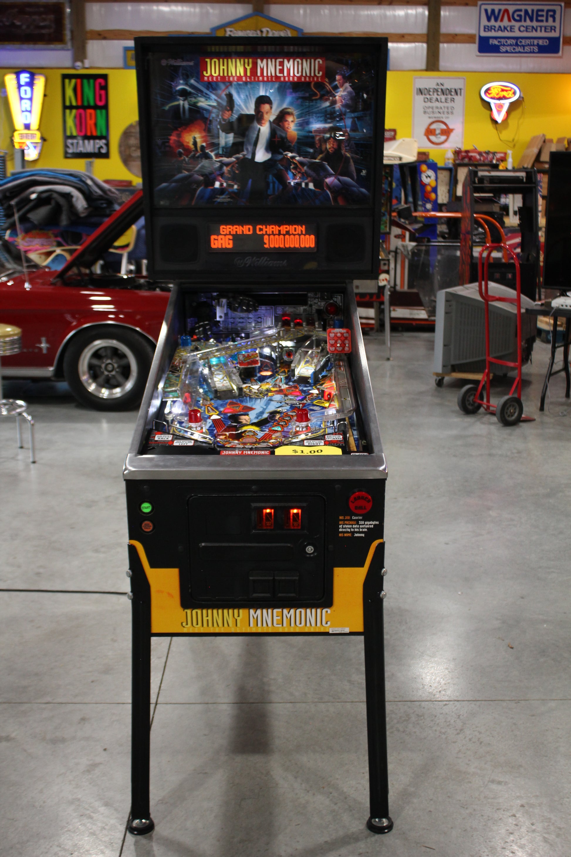 JOHNNY MNEMONIC - 1995 Williams Pinball Machine - WORKS 100% - Defeat the Matrix with the Glove!!!