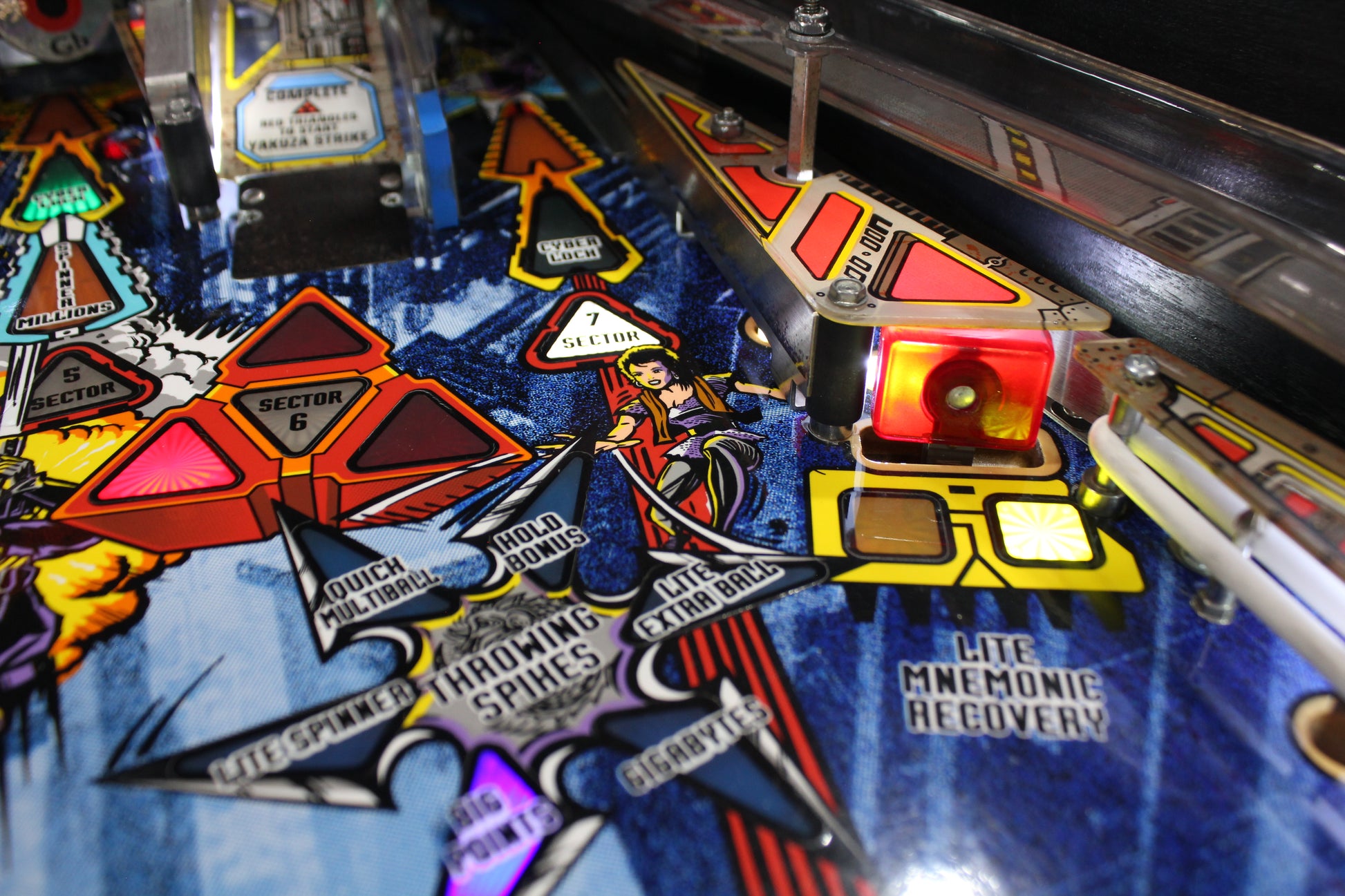 JOHNNY MNEMONIC - 1995 Williams Pinball Machine - WORKS 100% - Defeat the Matrix with the Glove!!!
