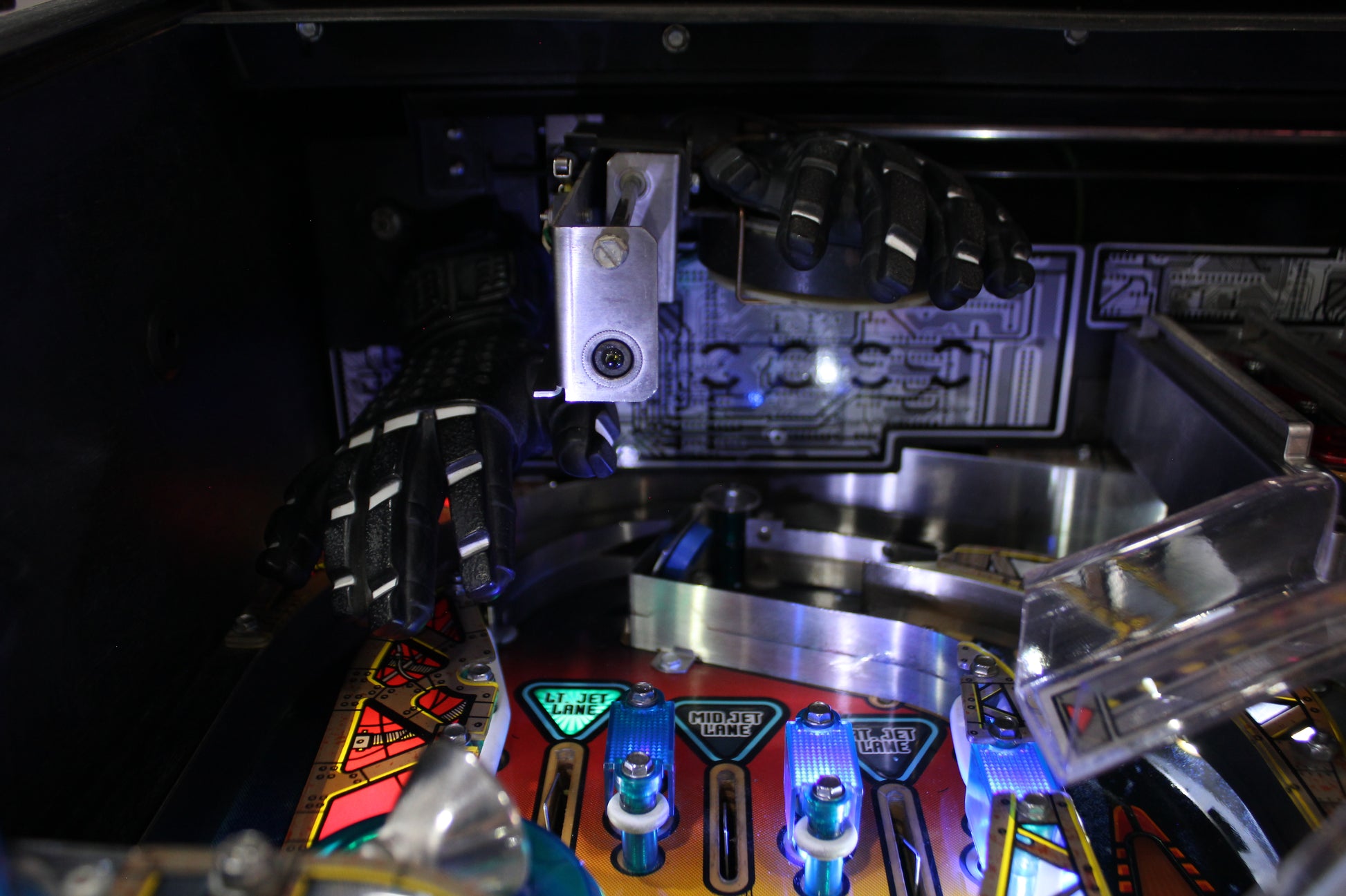 JOHNNY MNEMONIC - 1995 Williams Pinball Machine - WORKS 100% - Defeat the Matrix with the Glove!!!