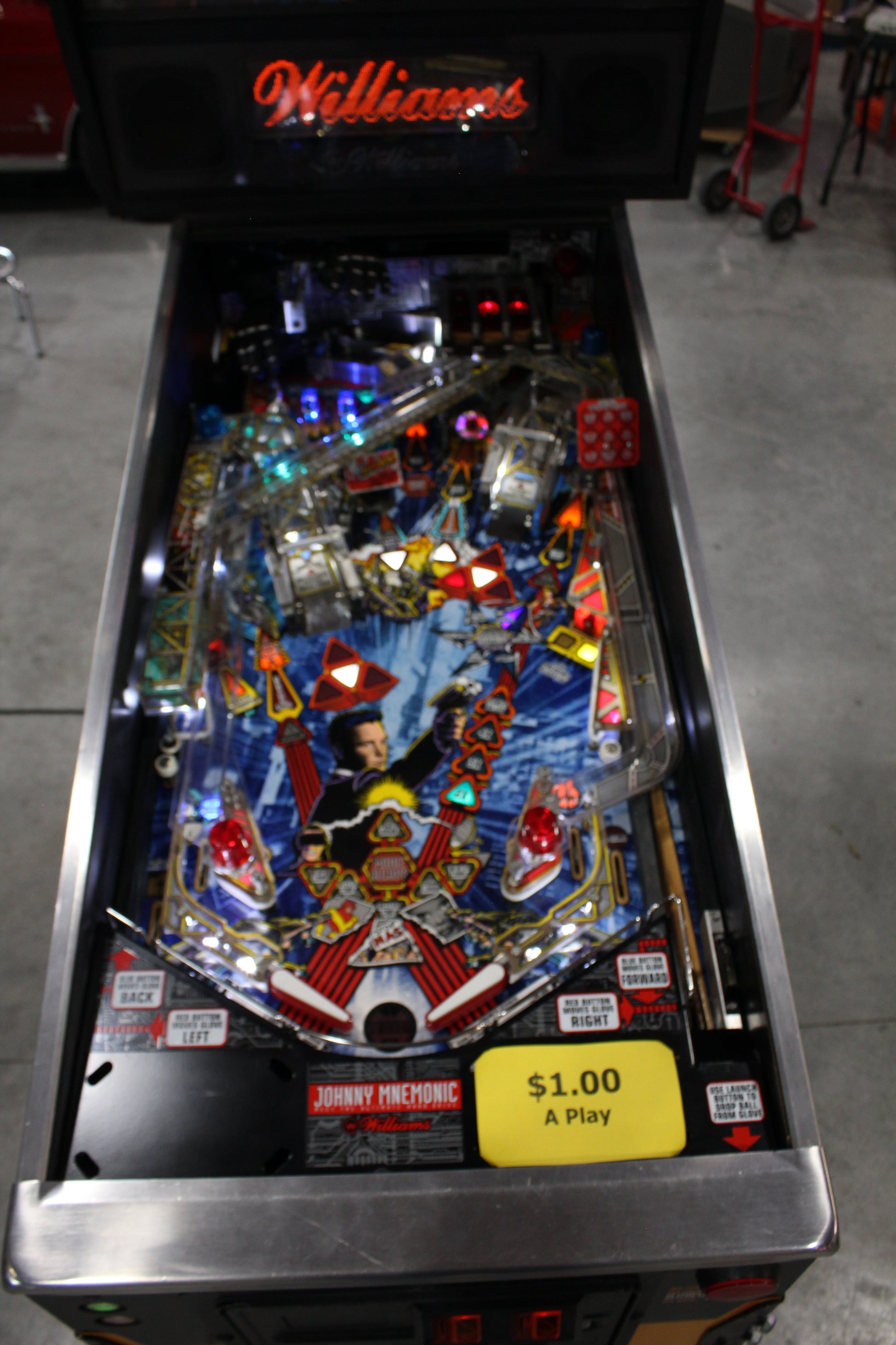 JOHNNY MNEMONIC - 1995 Williams Pinball Machine - WORKS 100% - Defeat the Matrix with the Glove!!!