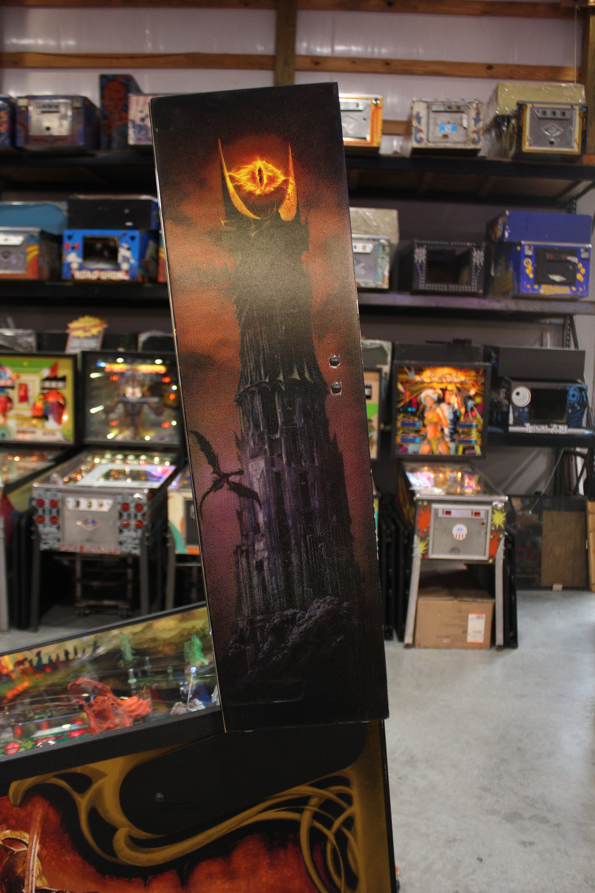 LORD OF THE RINGS - 2003 Stern Pinball Machine - VERY NICE GAME - BRASS RAMPS & WIREFORMS ADDED - Several Mods