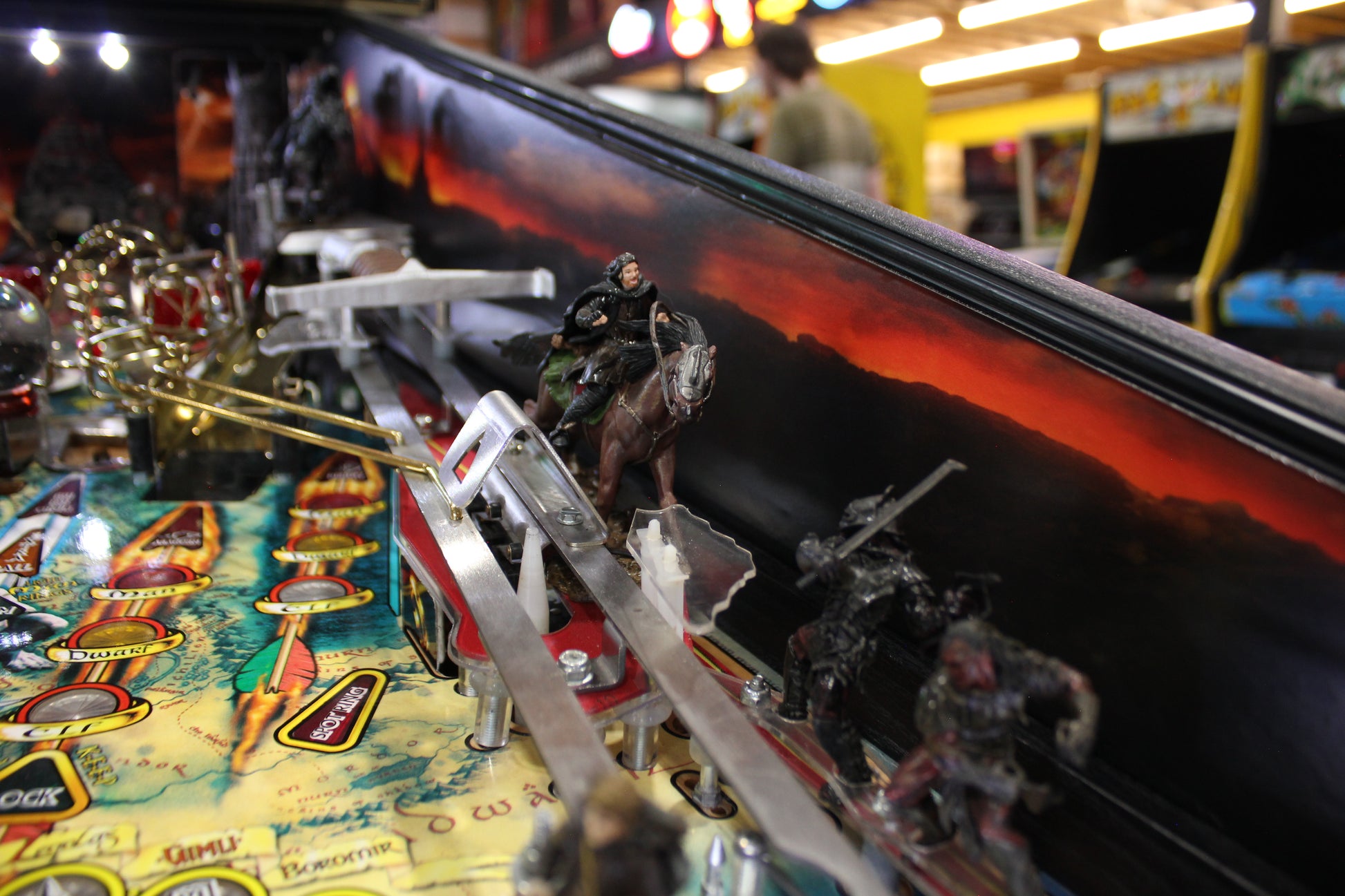LORD OF THE RINGS - 2003 Stern Pinball Machine - VERY NICE GAME - BRASS RAMPS & WIREFORMS ADDED - Several Mods