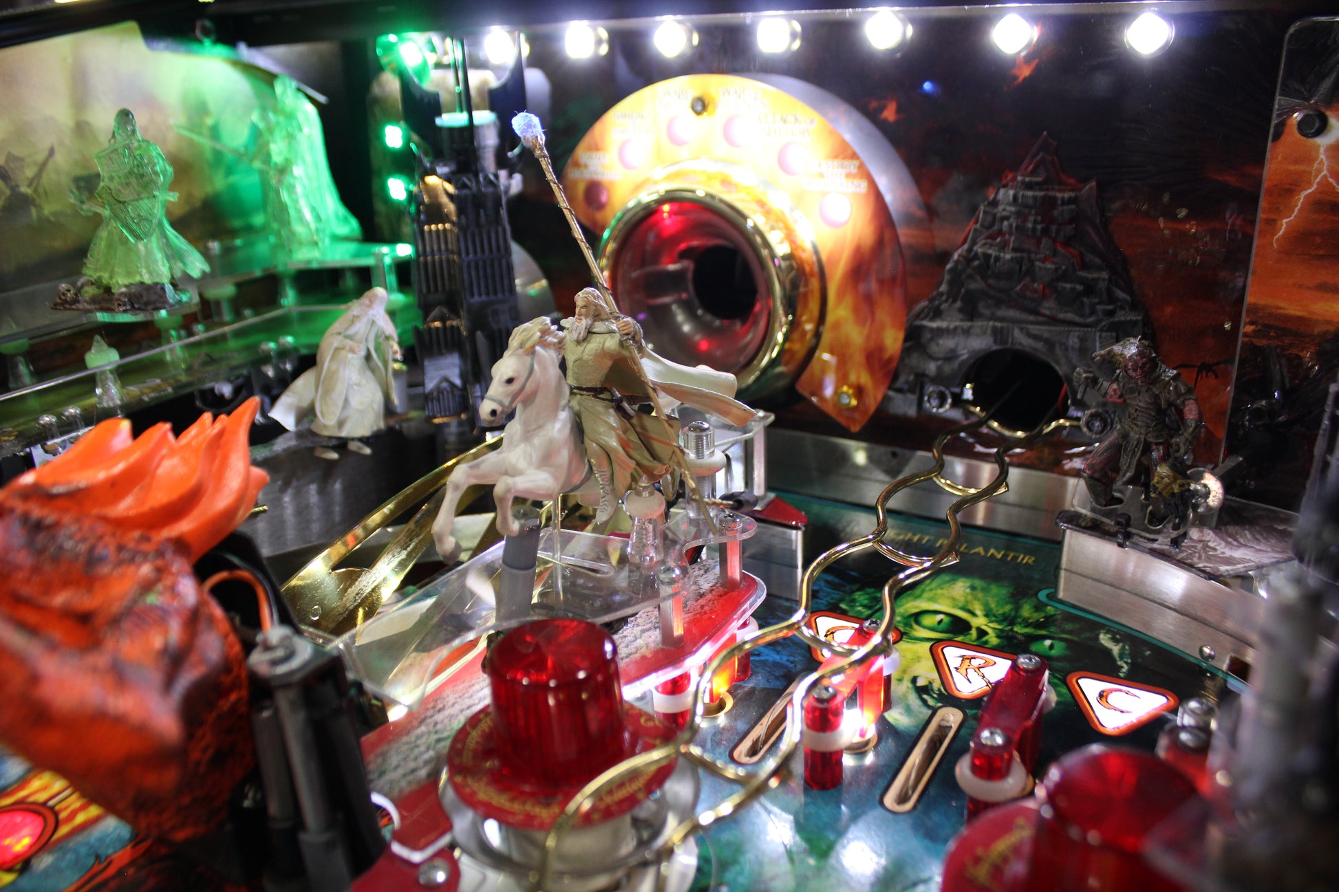 LORD OF THE RINGS - 2003 Stern Pinball Machine - VERY NICE GAME - BRASS RAMPS & WIREFORMS ADDED - Several Mods