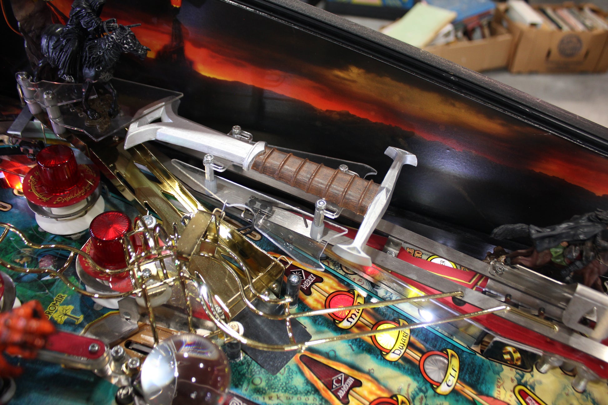 LORD OF THE RINGS - 2003 Stern Pinball Machine - VERY NICE GAME - BRASS RAMPS & WIREFORMS ADDED - Several Mods