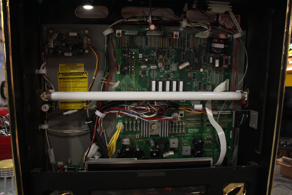 LORD OF THE RINGS - 2003 Stern Pinball Machine - VERY NICE GAME - BRASS RAMPS & WIREFORMS ADDED - Several Mods