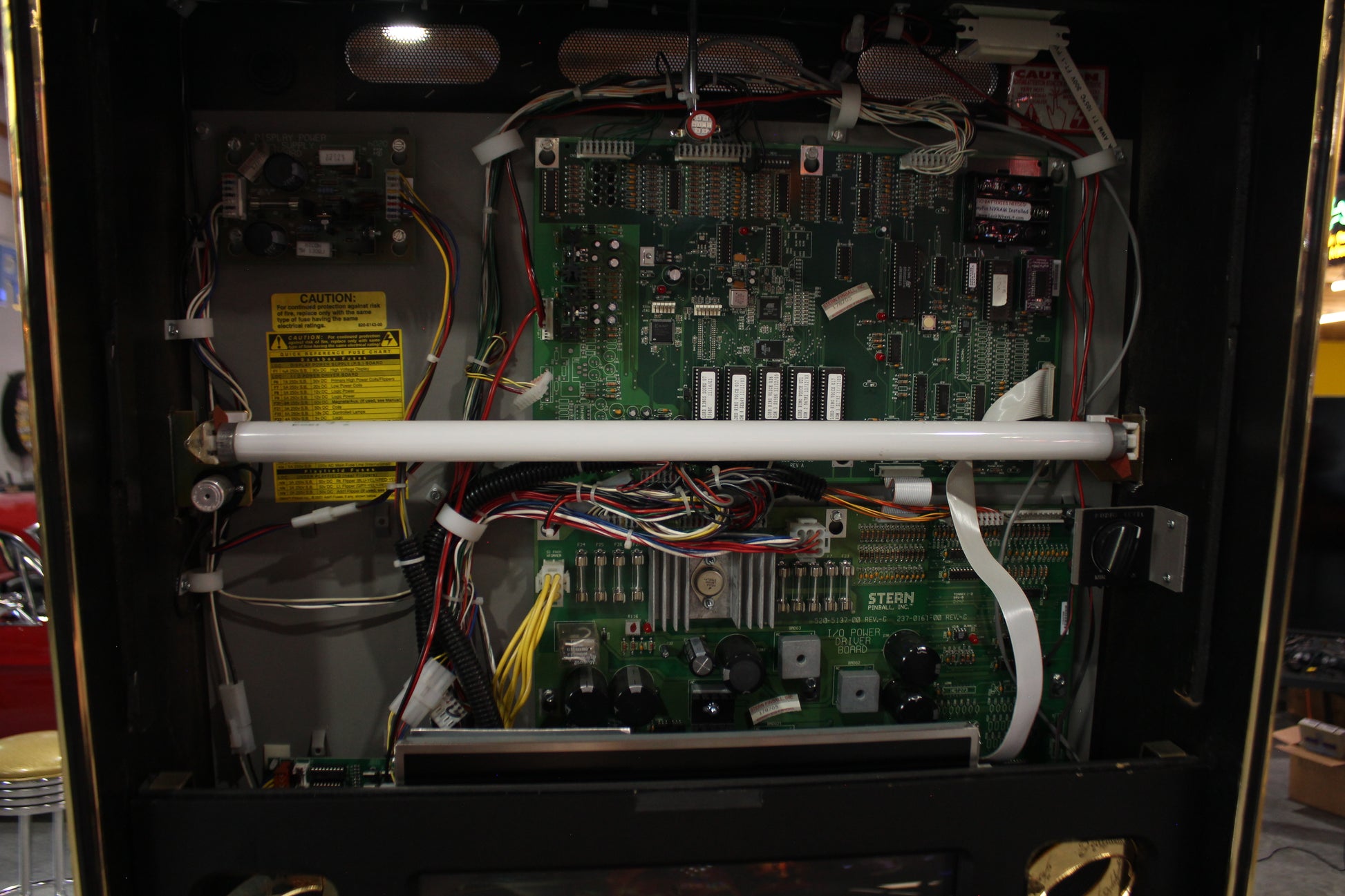 LORD OF THE RINGS - 2003 Stern Pinball Machine - VERY NICE GAME - BRASS RAMPS & WIREFORMS ADDED - Several Mods