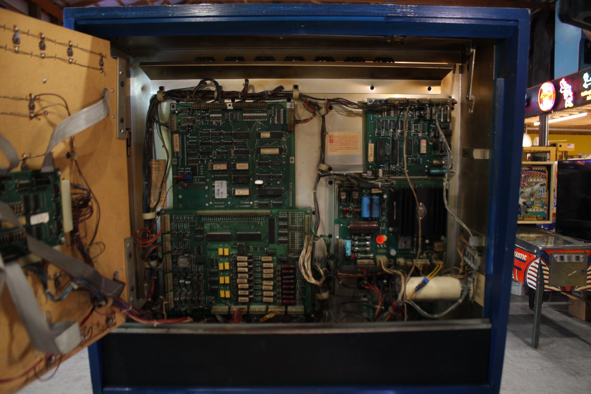 LASER CUE - 1984 Williams Pinball Machine - WORKS 100% - SUPER Nice Game