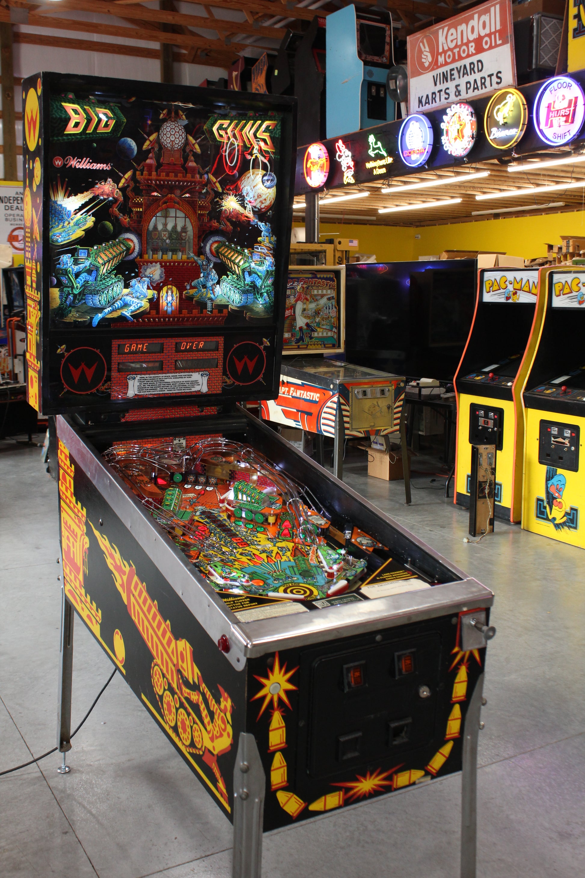 BIG GUNS - 1987 Williams Pinball Machine - WORKS 100% - Really Nice Game - Great Features