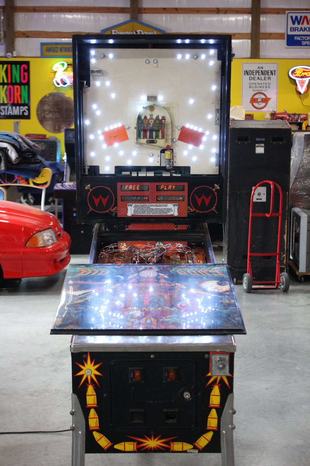 BIG GUNS - 1987 Williams Pinball Machine - WORKS 100% - Really Nice Game - Great Features