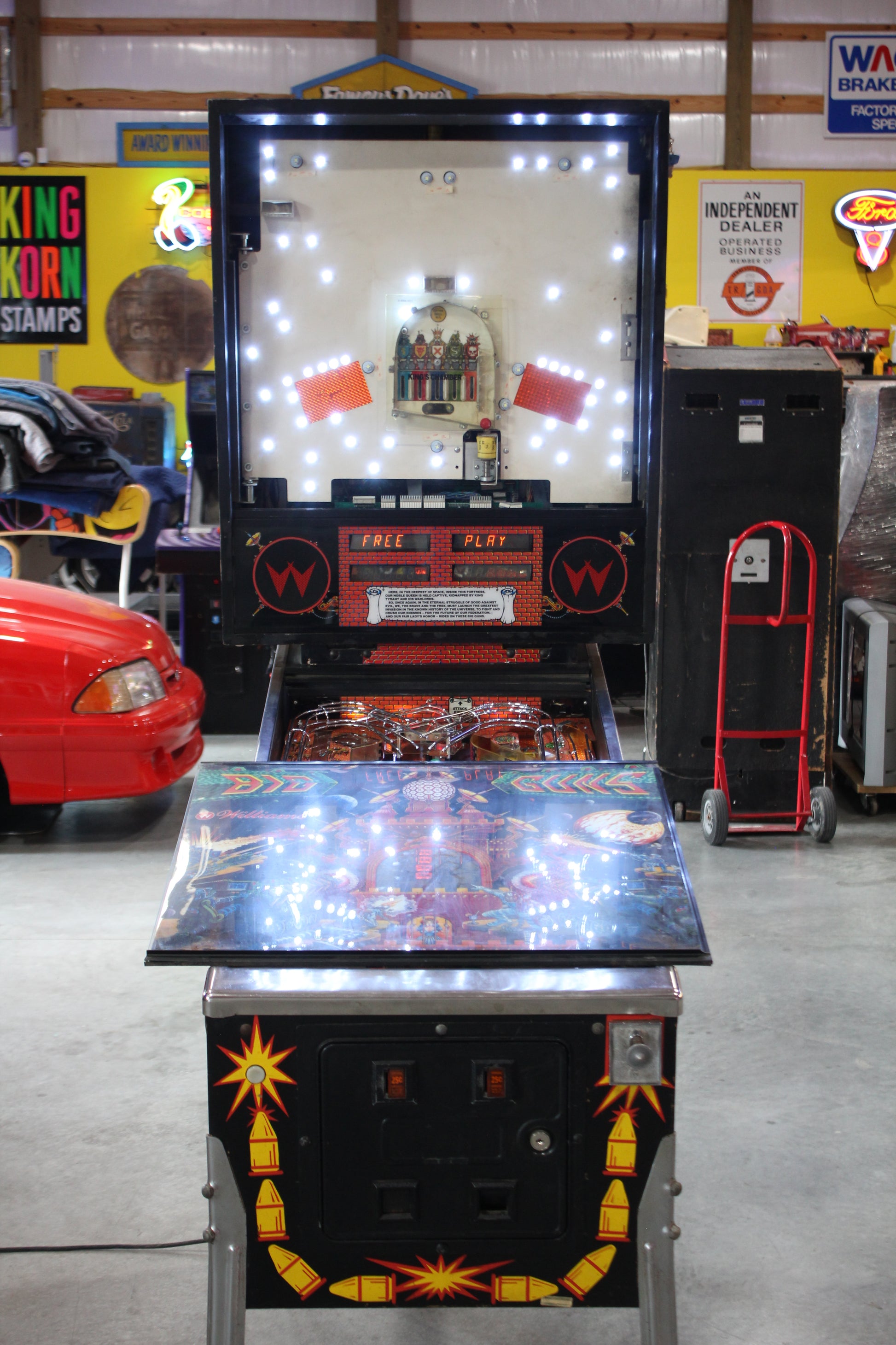 BIG GUNS - 1987 Williams Pinball Machine - WORKS 100% - Really Nice Game - Great Features