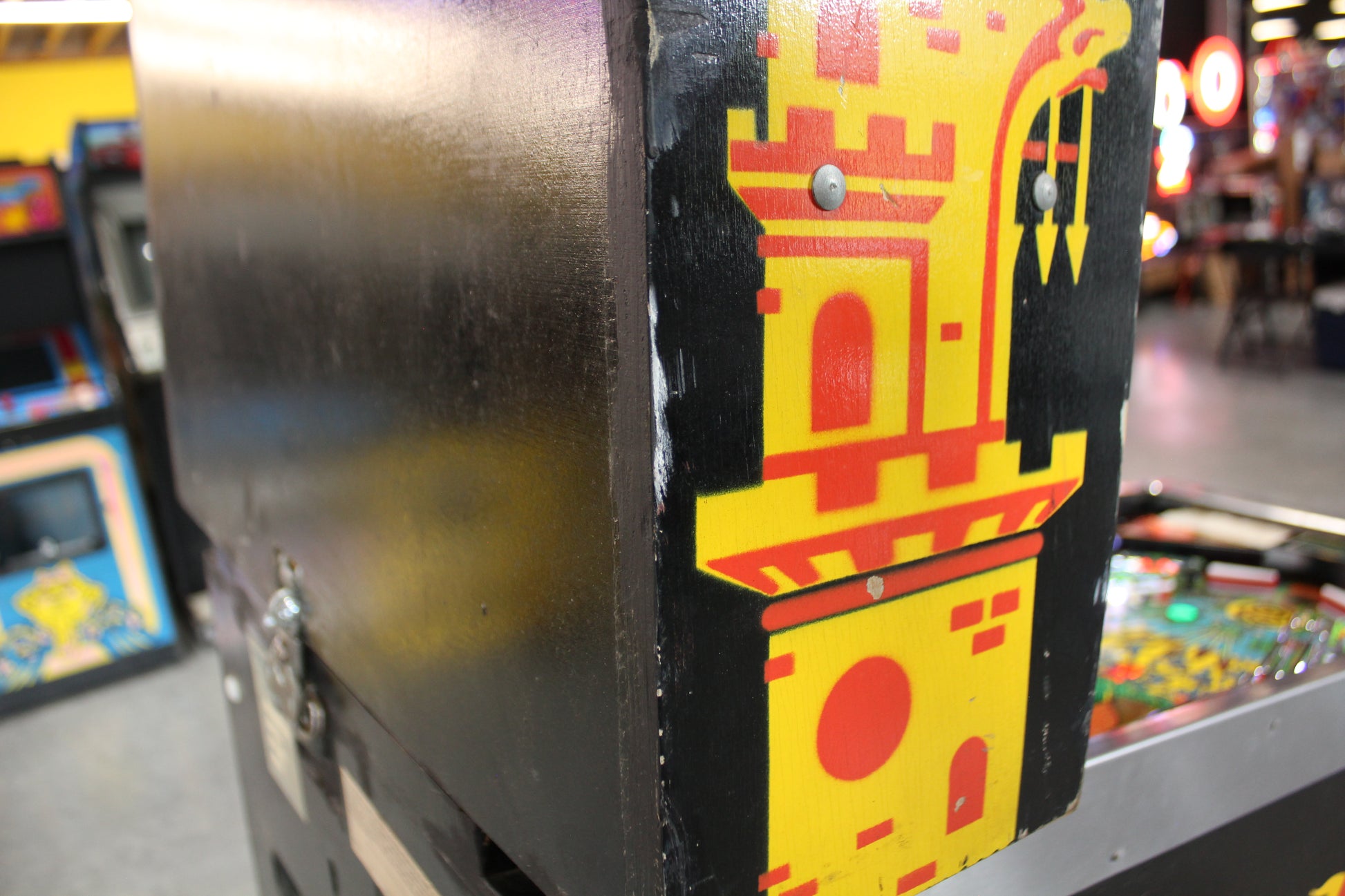 BIG GUNS - 1987 Williams Pinball Machine - WORKS 100% - Really Nice Game - Great Features