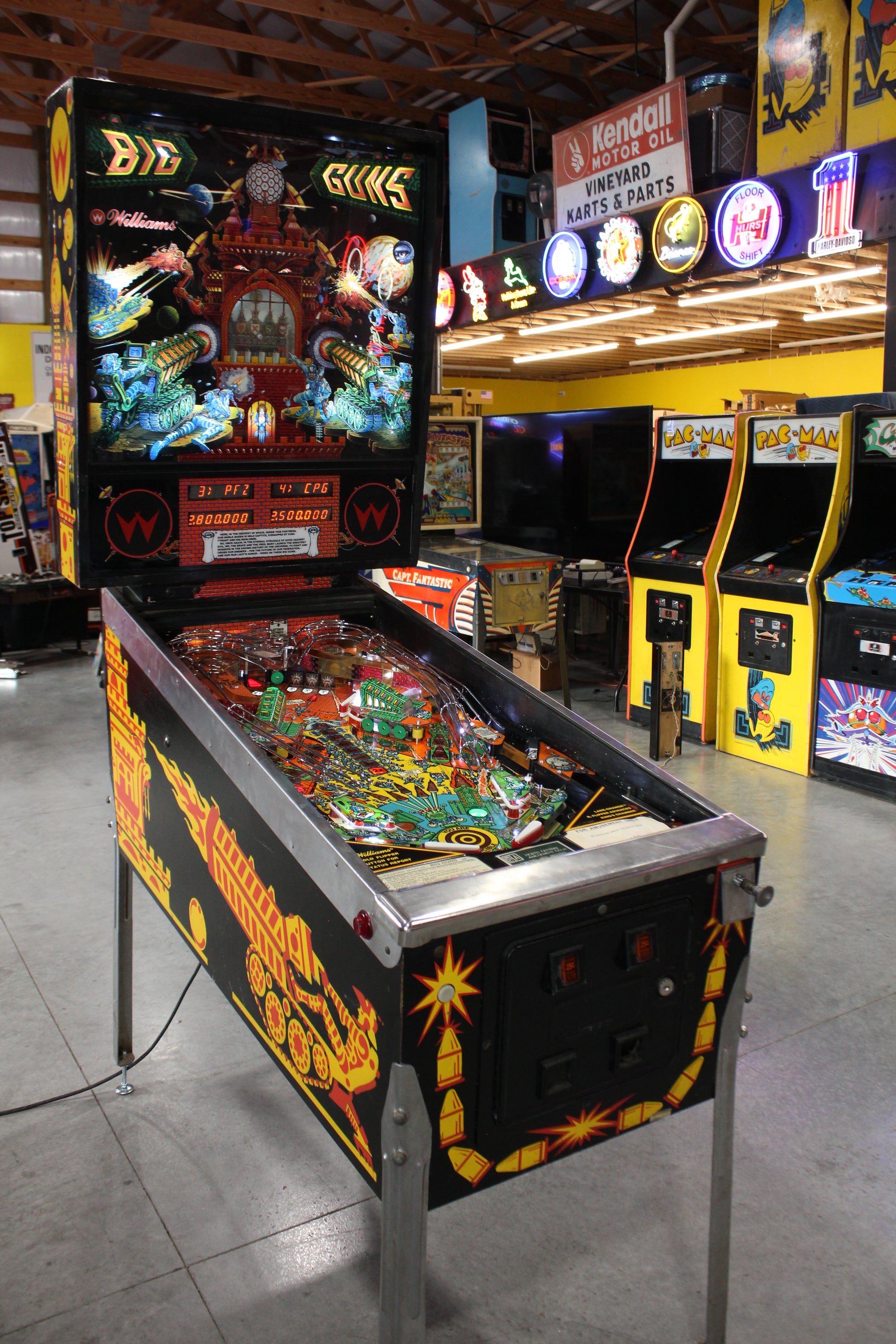 BIG GUNS - 1987 Williams Pinball Machine - WORKS 100% - Really Nice Game - Great Features
