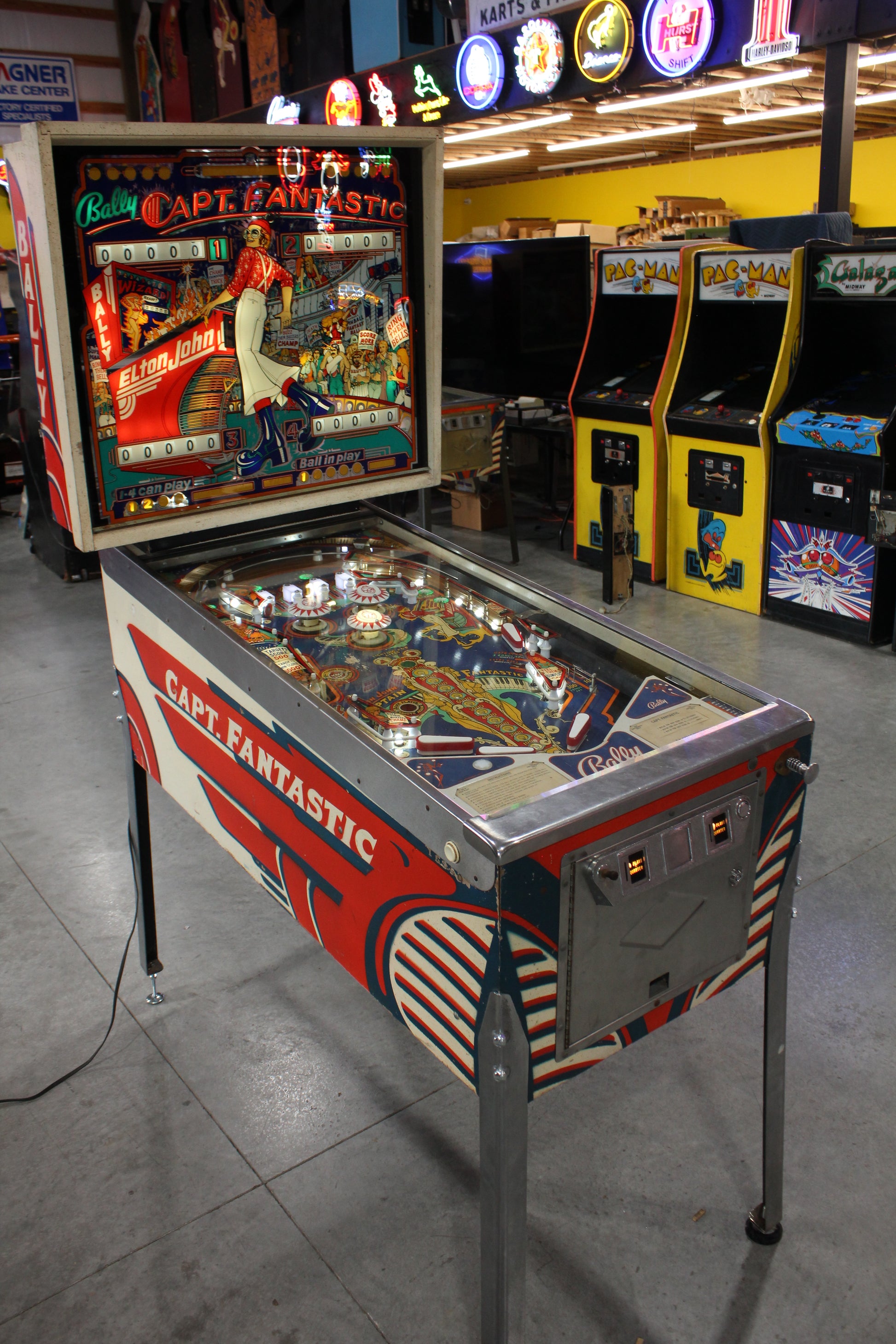 CAPTAIN FANTASTIC - Elton John - 1976 Williams Pinball Machine - WORKS 100% - Nice EM Electromechanical Game