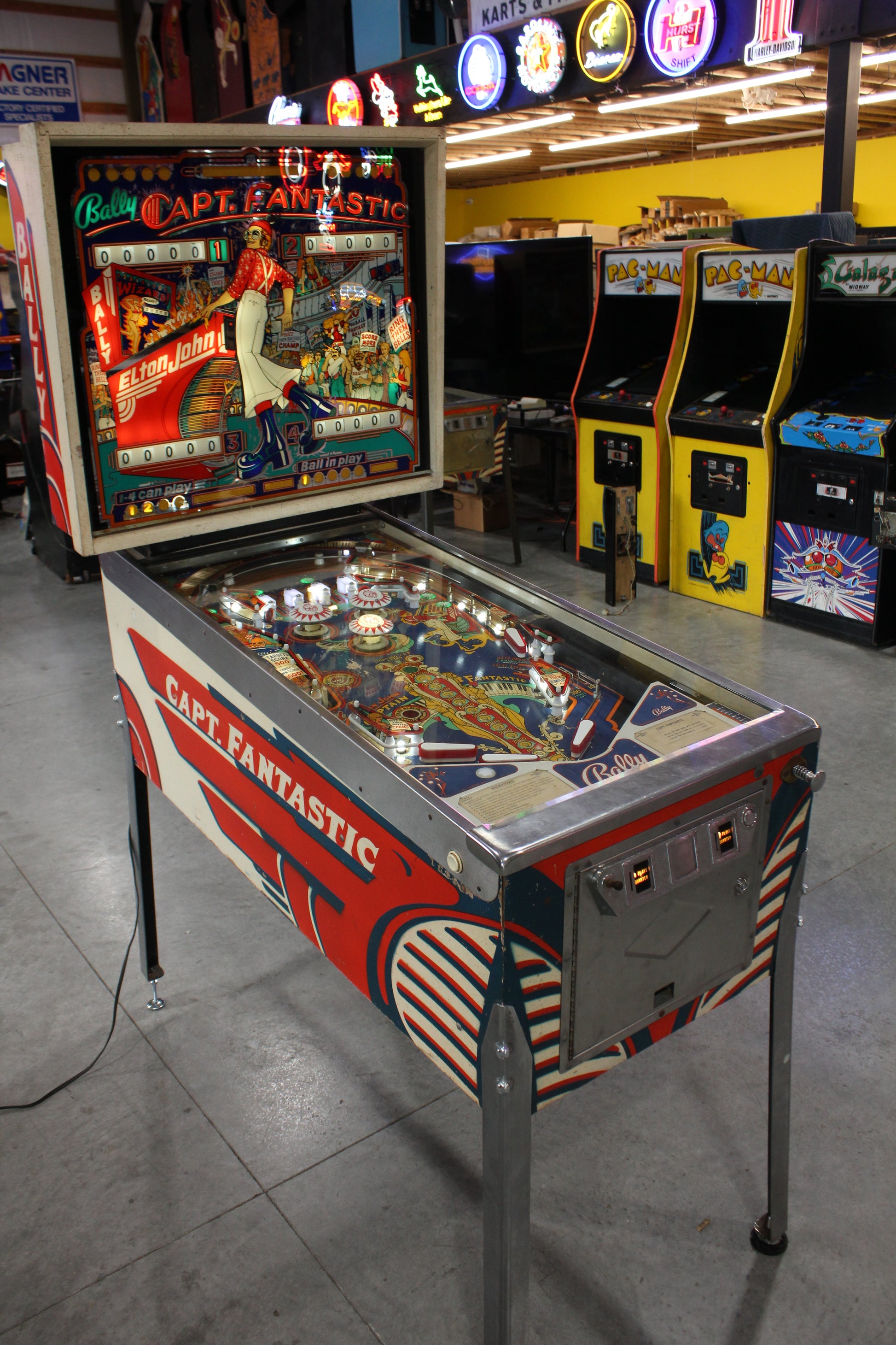 CAPTAIN FANTASTIC - Elton John - 1976 Williams Pinball Machine - WORKS 100% - Nice EM Electromechanical Game