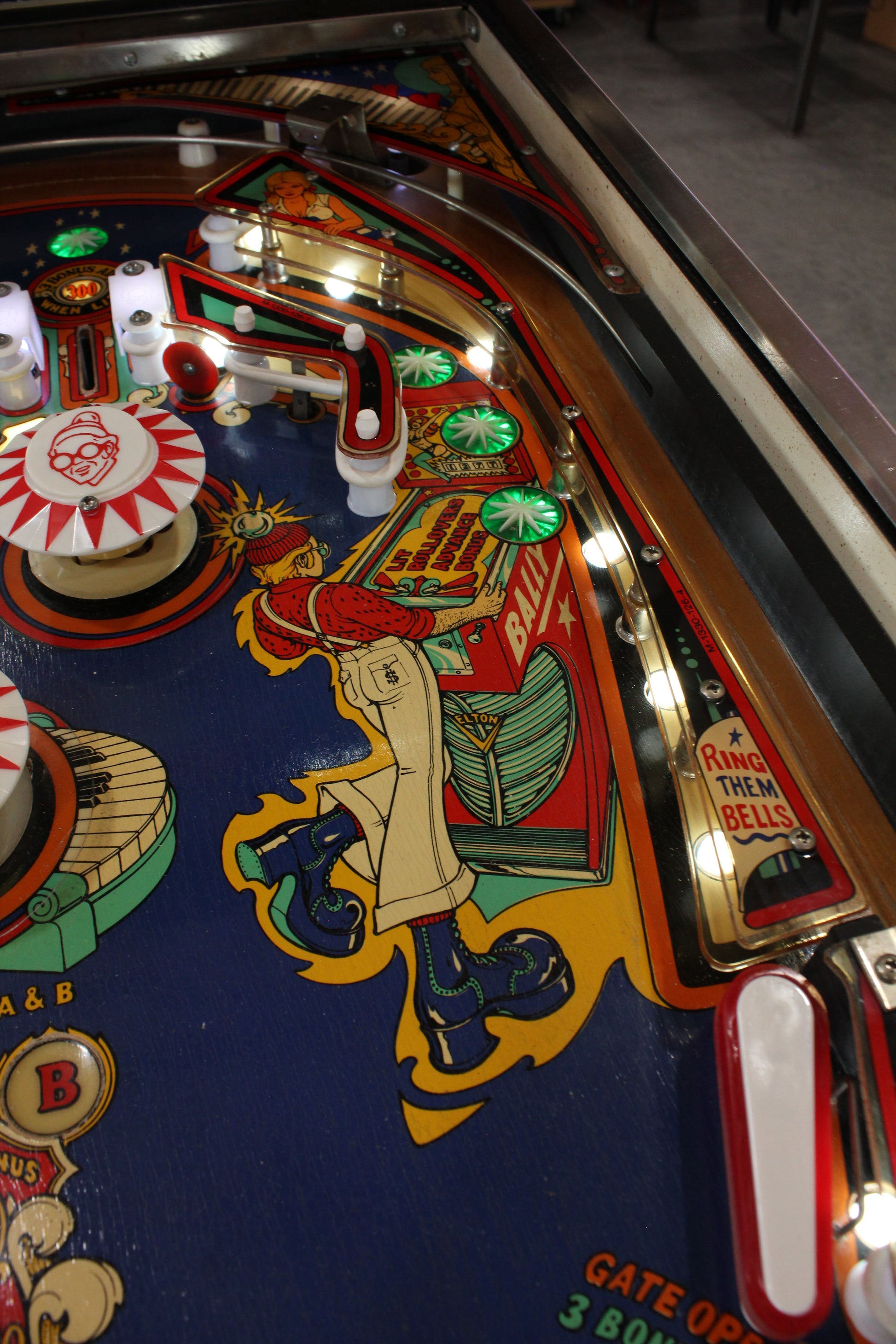 CAPTAIN FANTASTIC - Elton John - 1976 Williams Pinball Machine - WORKS 100% - Nice EM Electromechanical Game