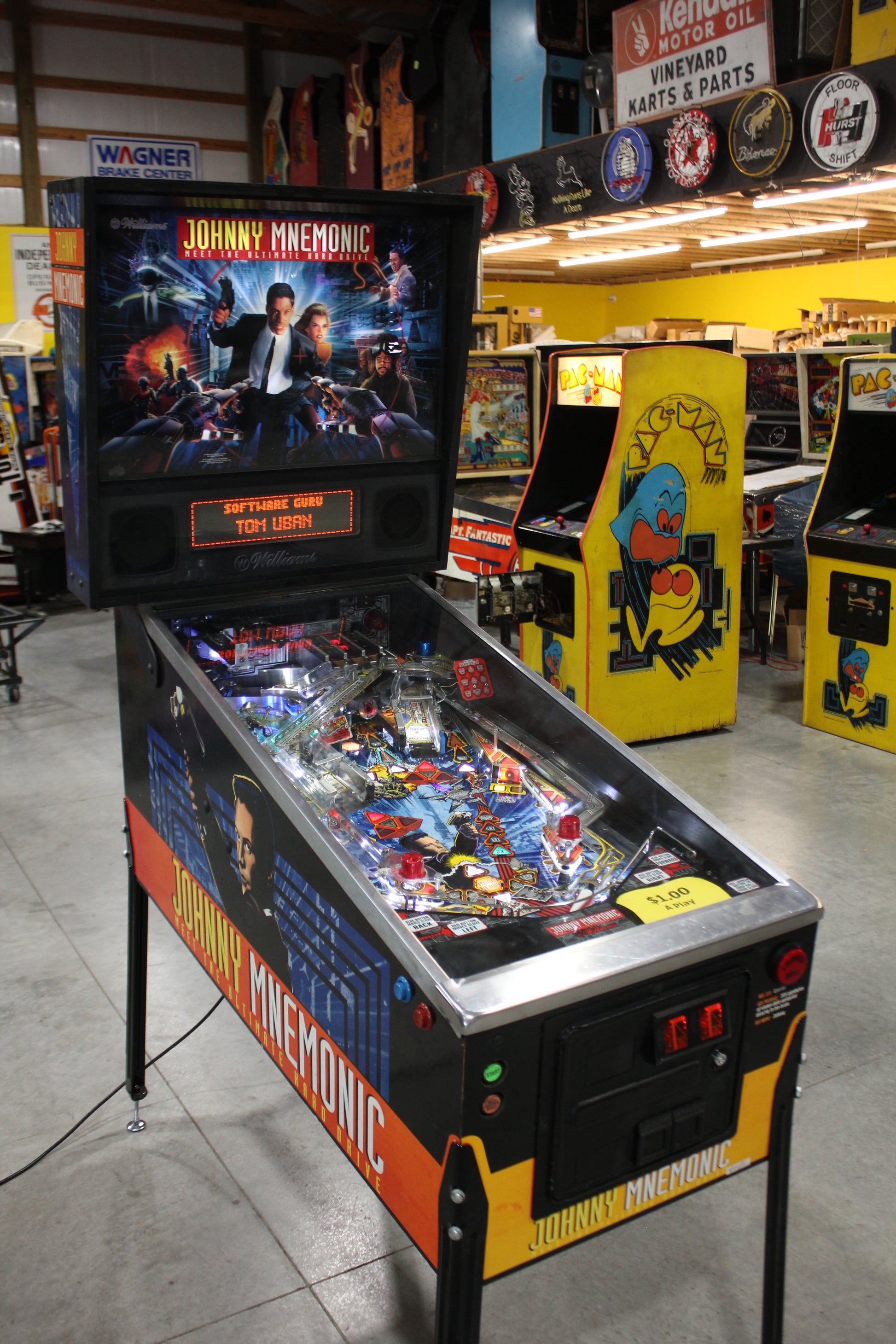 JOHNNY MNEMONIC - 1995 Williams Pinball Machine - WORKS 100% - Defeat the Matrix with the Glove!!!