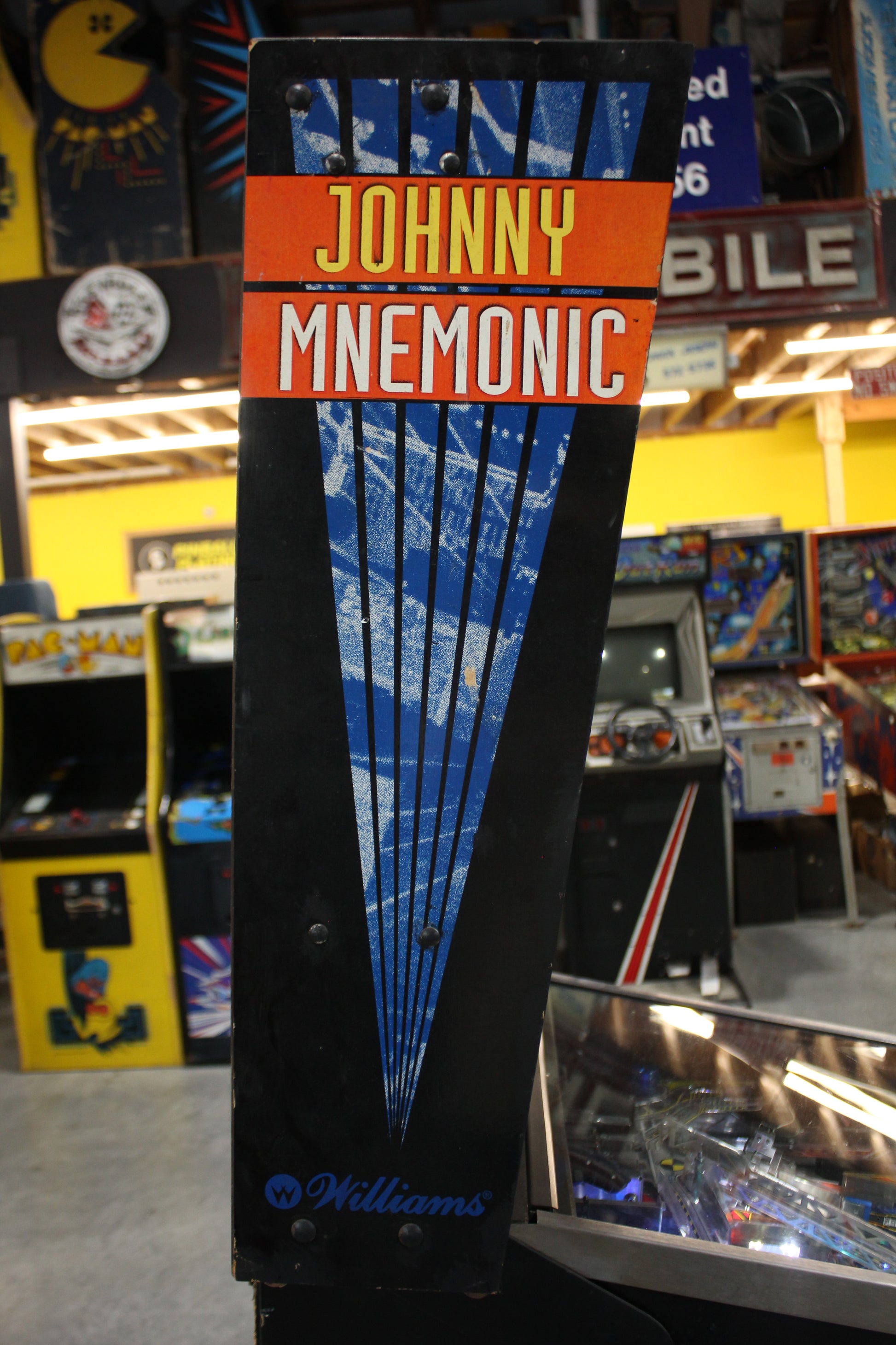 JOHNNY MNEMONIC - 1995 Williams Pinball Machine - WORKS 100% - Defeat the Matrix with the Glove!!!