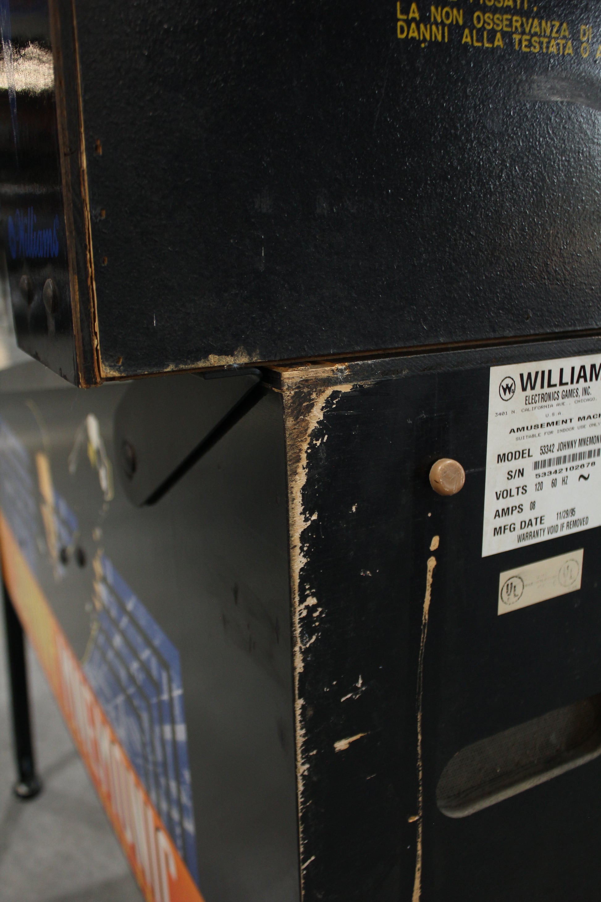 JOHNNY MNEMONIC - 1995 Williams Pinball Machine - WORKS 100% - Defeat the Matrix with the Glove!!!