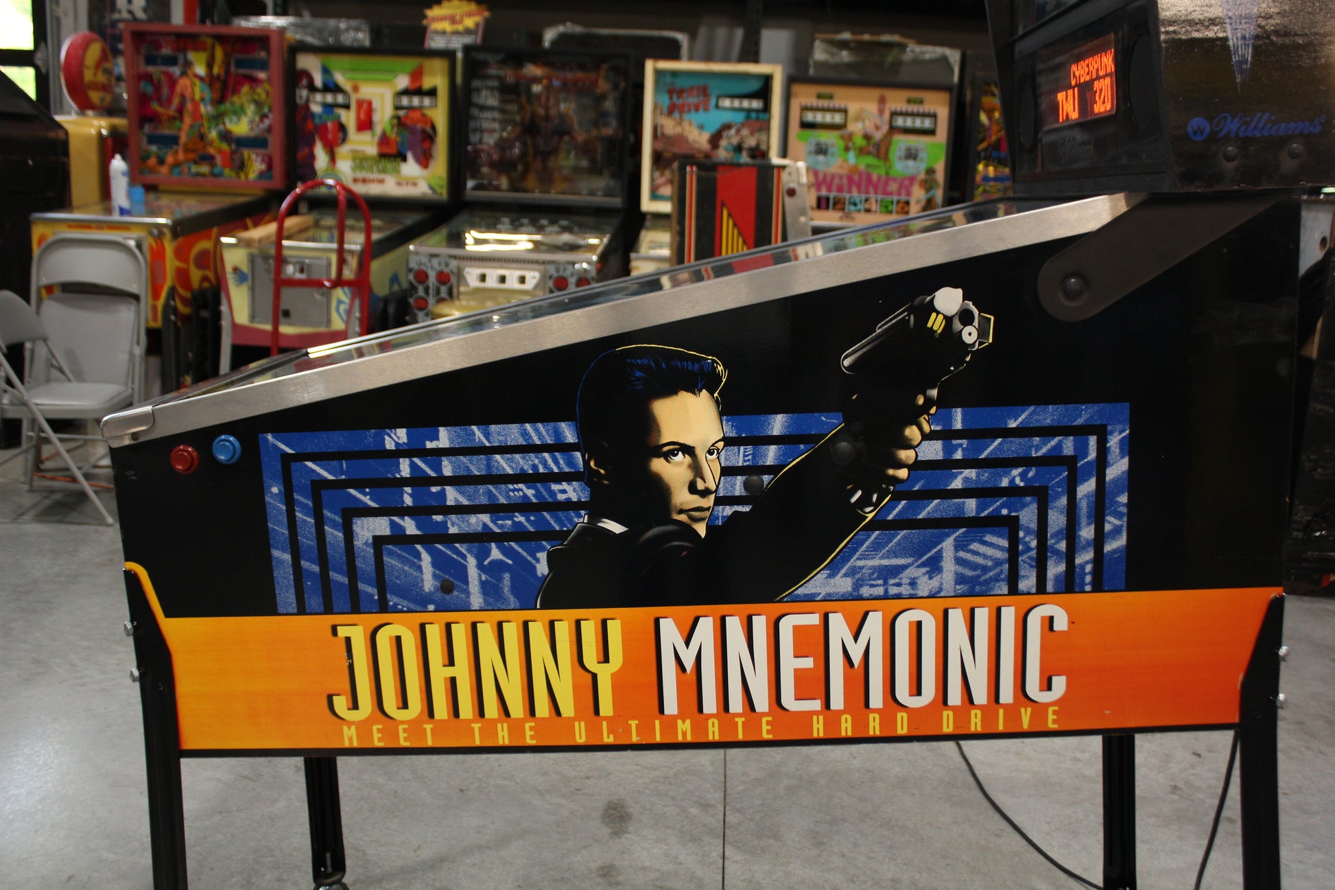 JOHNNY MNEMONIC - 1995 Williams Pinball Machine - WORKS 100% - Defeat the Matrix with the Glove!!!