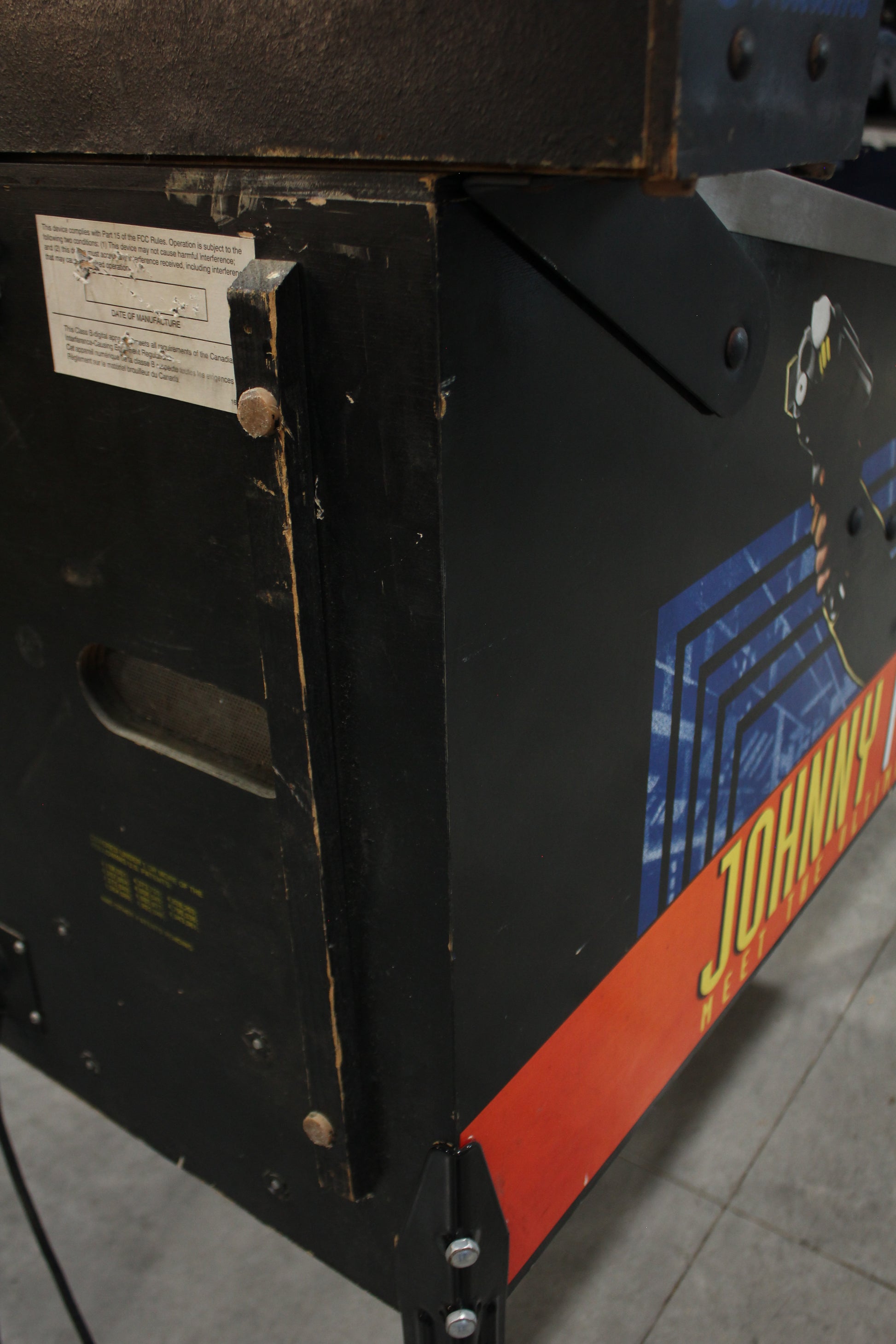 JOHNNY MNEMONIC - 1995 Williams Pinball Machine - WORKS 100% - Defeat the Matrix with the Glove!!!