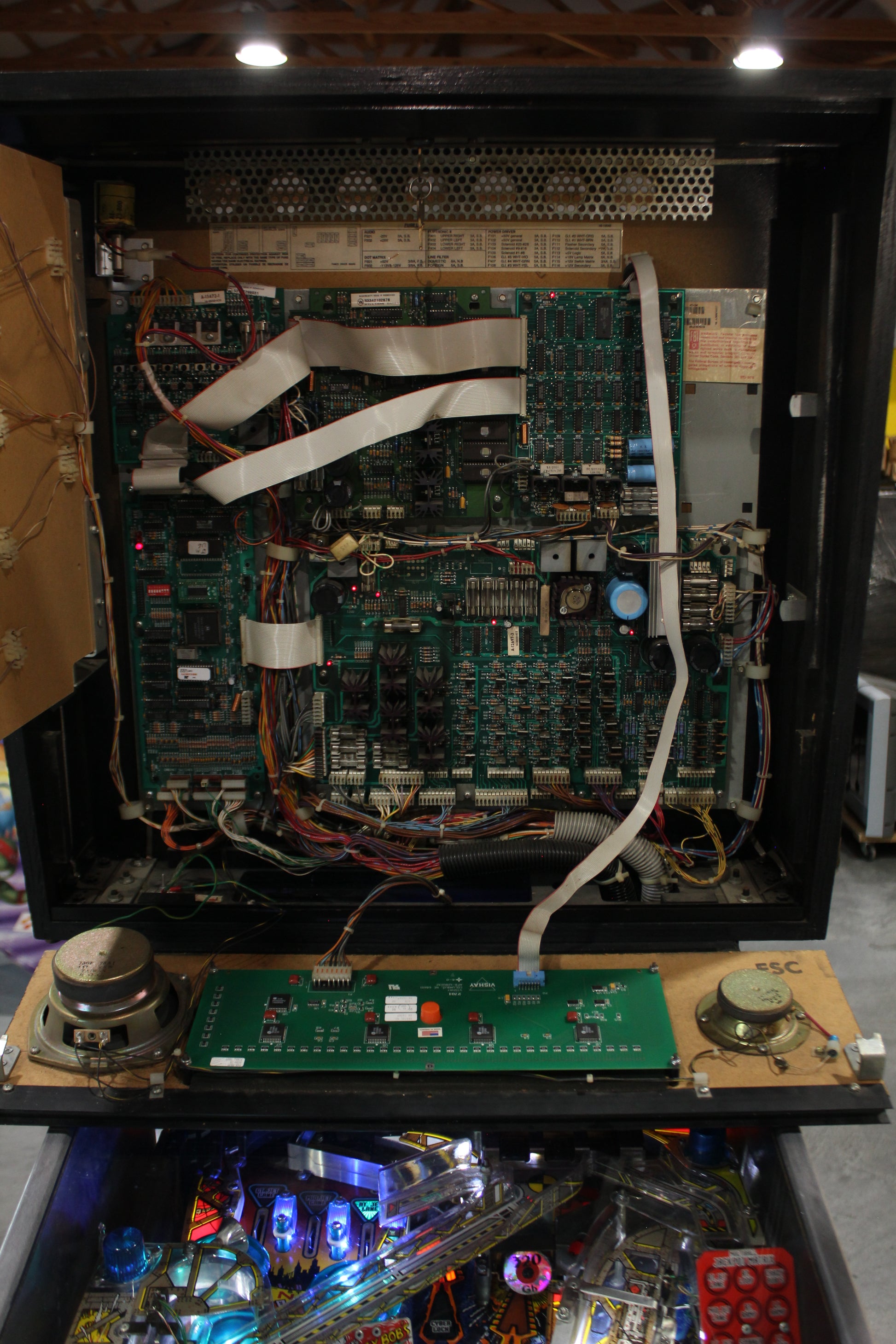 JOHNNY MNEMONIC - 1995 Williams Pinball Machine - WORKS 100% - Defeat the Matrix with the Glove!!!