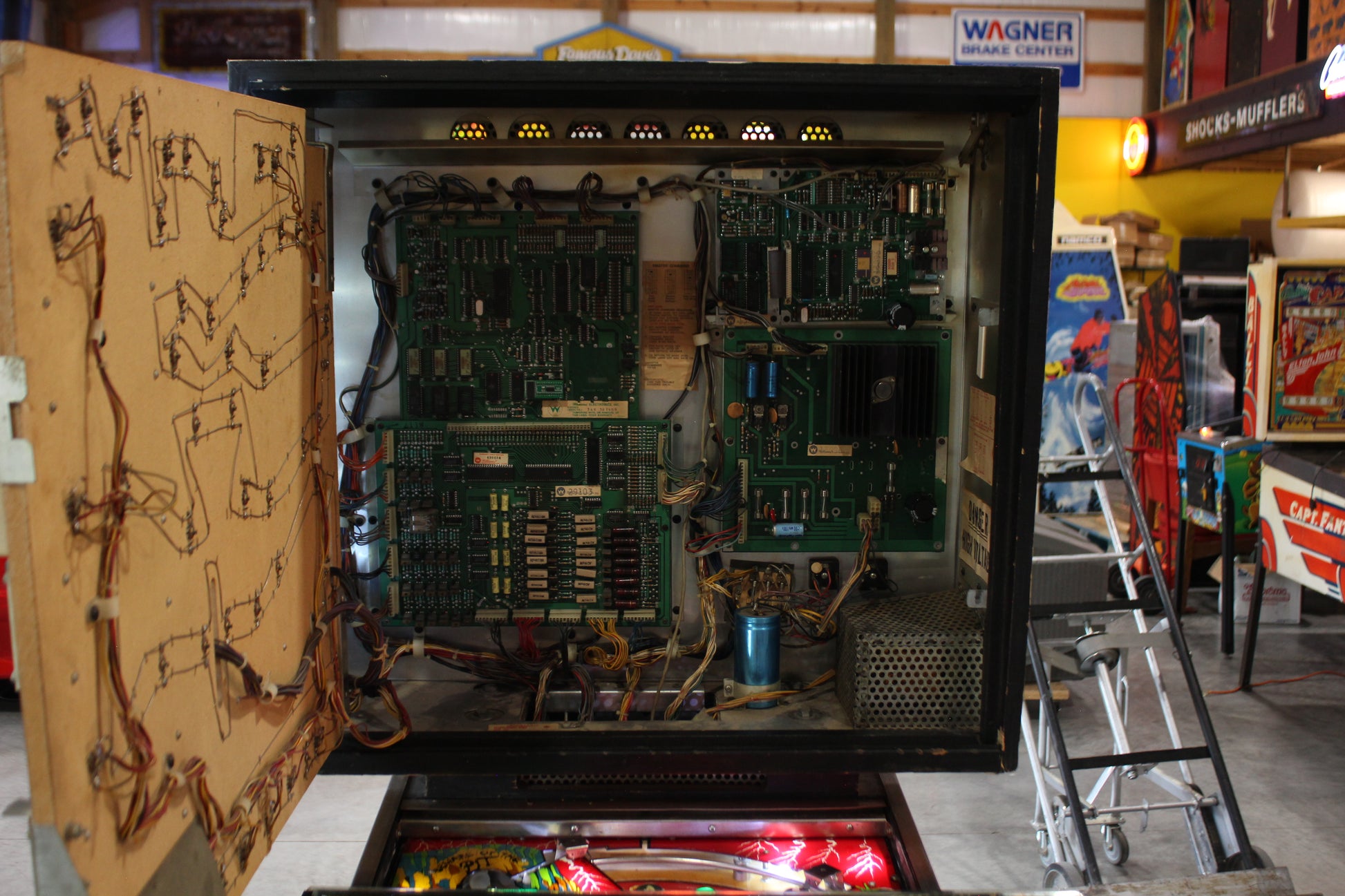 GORGAR - 1979 Williams Pinball Machine - WORKS 100% - First Talking Game!
