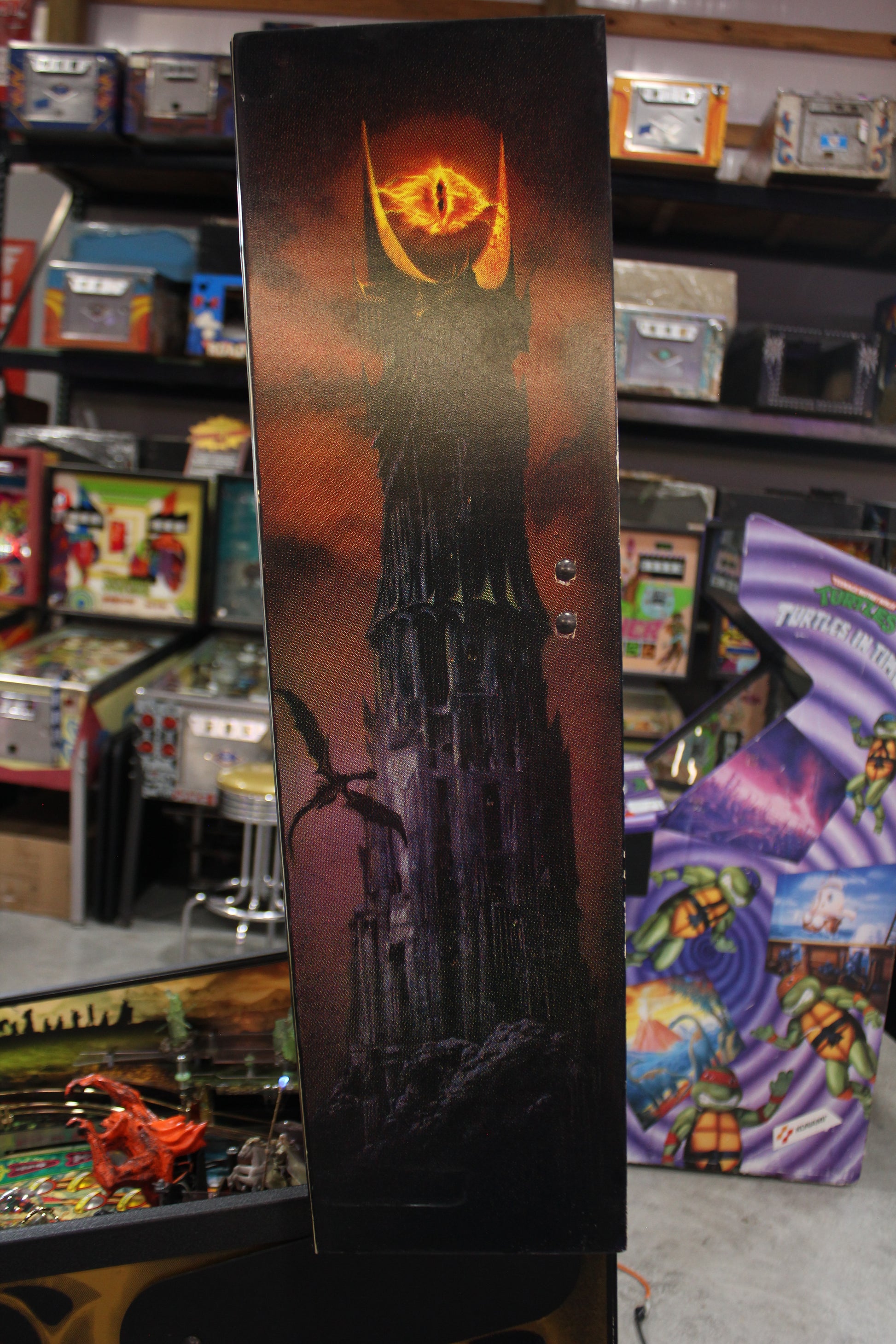 LORD OF THE RINGS - 2003 Stern Pinball Machine - VERY NICE GAME - BRASS RAMPS & WIREFORMS ADDED - Several Mods
