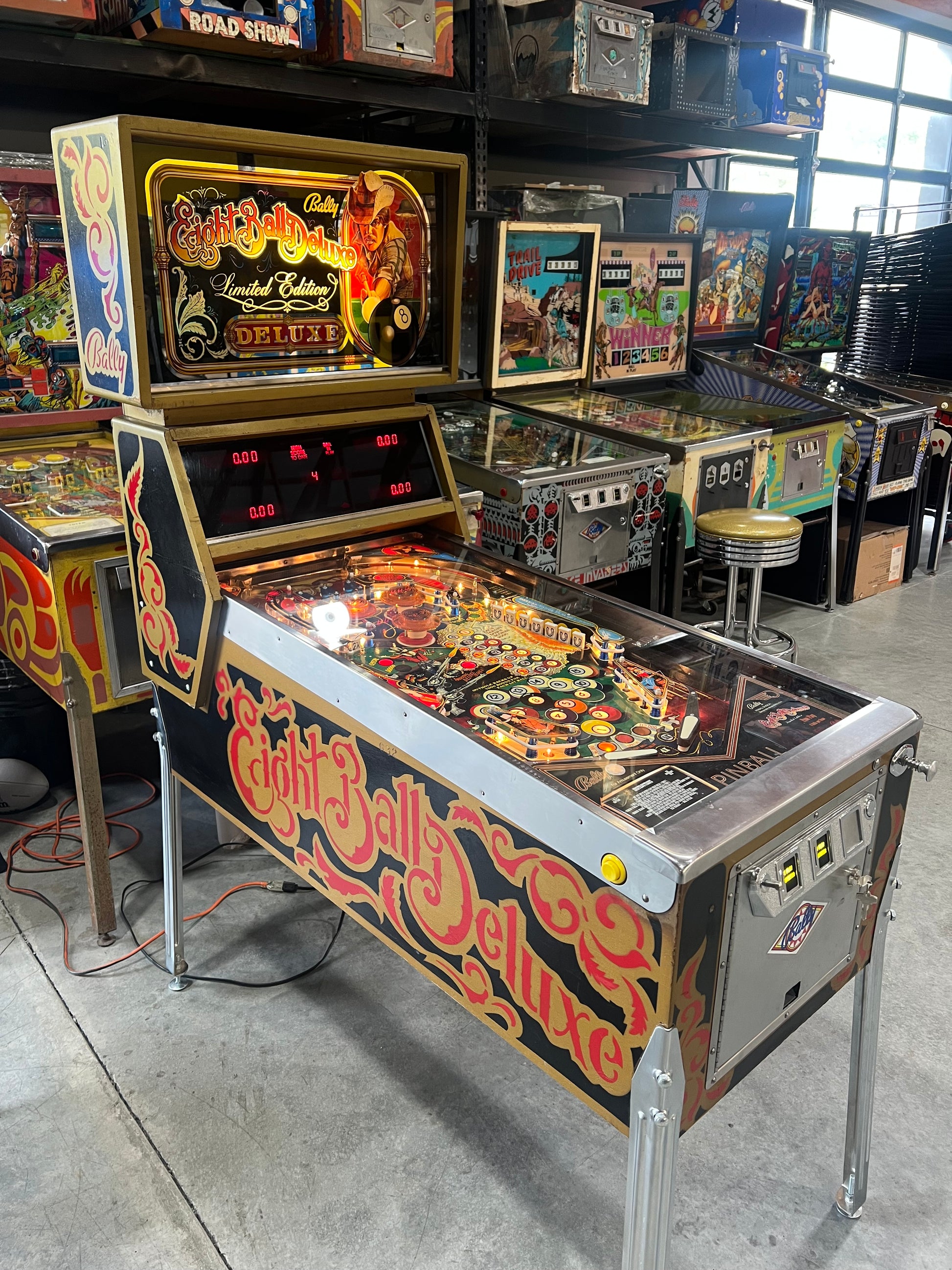 EIGHT BALL DELUXE LIMITED EDITION - 1982 Bally Pinball Machine - WORKS 100% - THE BEST GAME FROM THE PERIOD! - THE ORIGINAL LE!