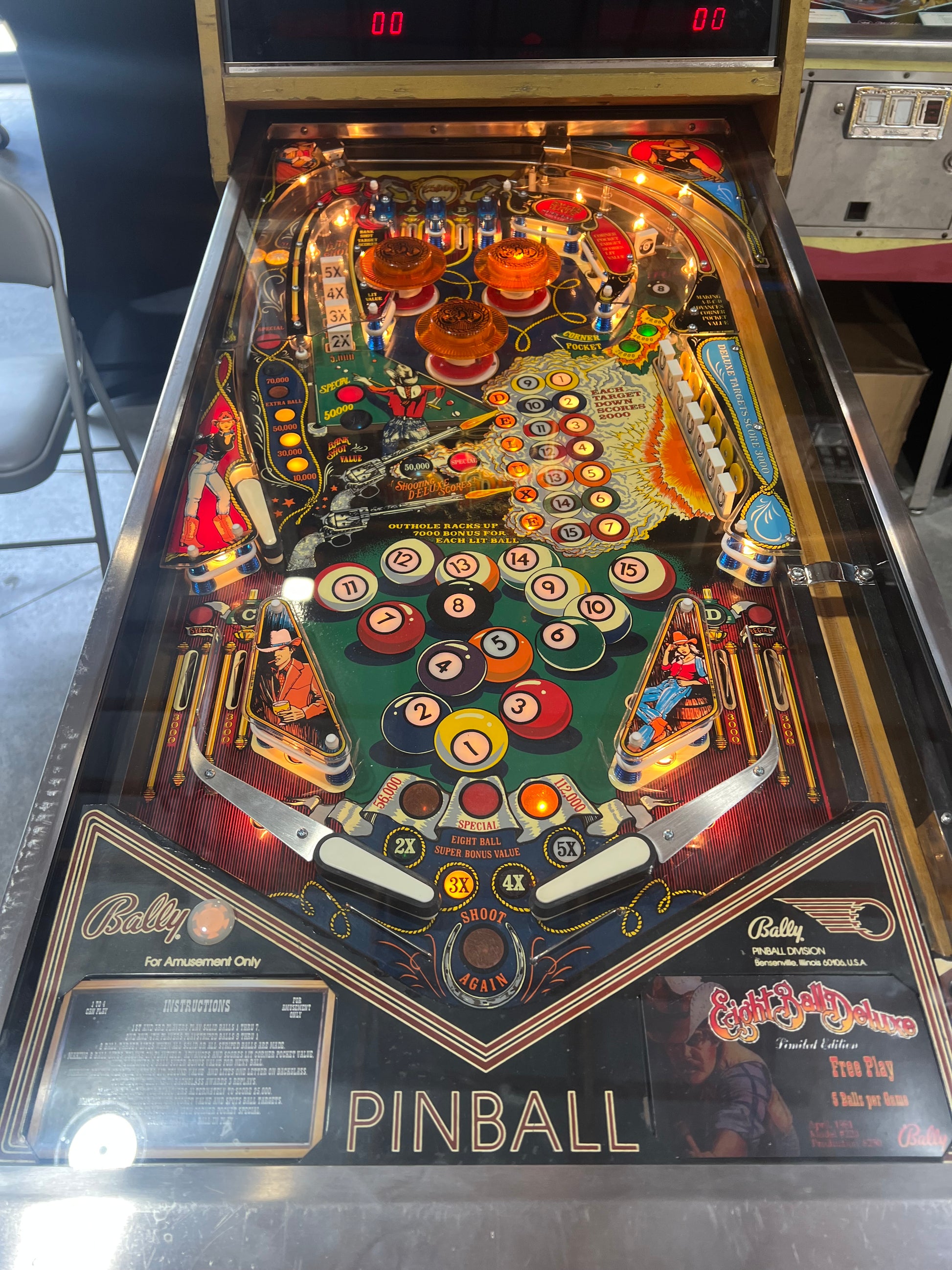 EIGHT BALL DELUXE LIMITED EDITION - 1982 Bally Pinball Machine - WORKS 100% - THE BEST GAME FROM THE PERIOD! - THE ORIGINAL LE!
