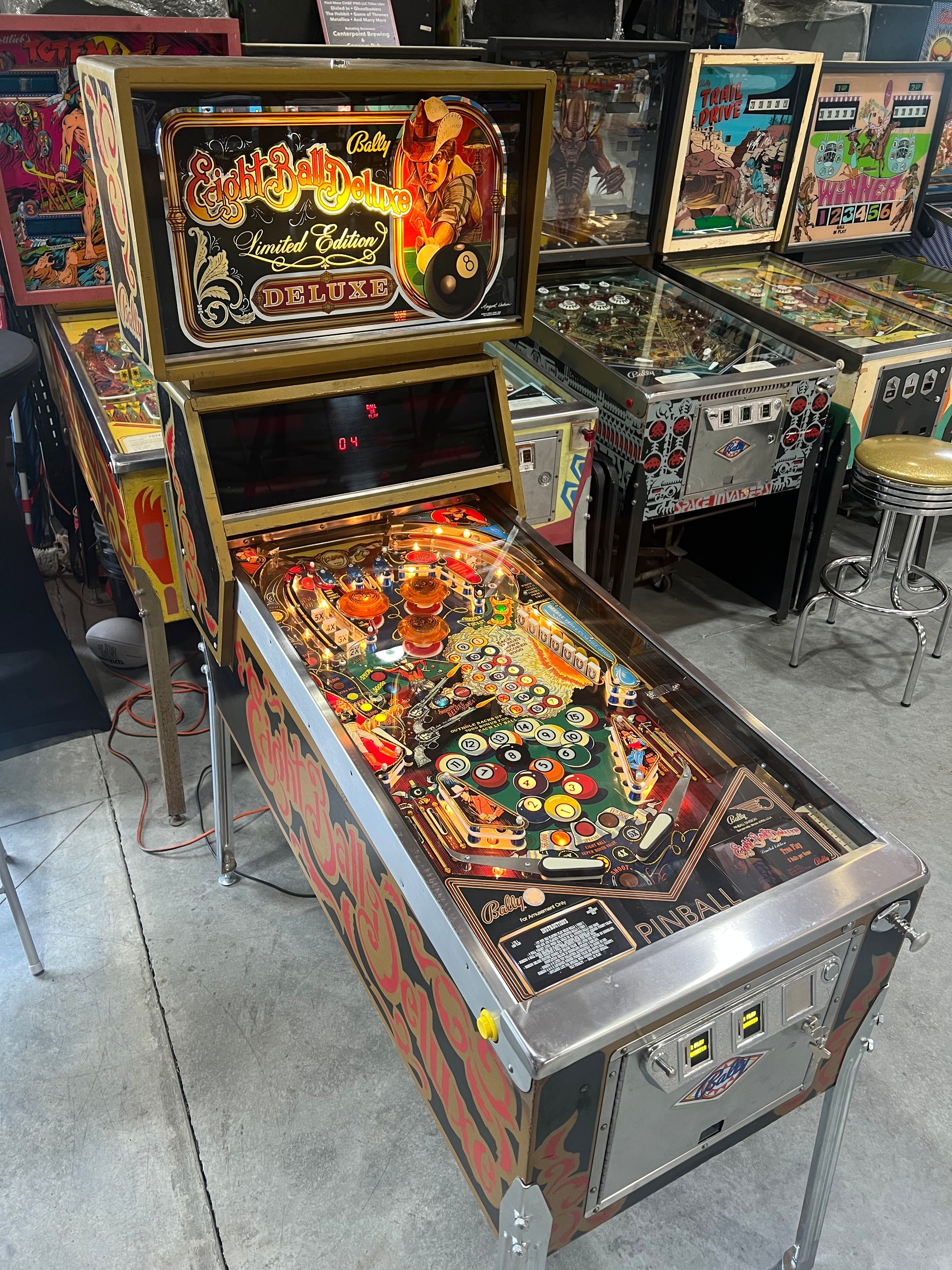 EIGHT BALL DELUXE LIMITED EDITION - 1982 Bally Pinball Machine - WORKS 100% - THE BEST GAME FROM THE PERIOD! - THE ORIGINAL LE!
