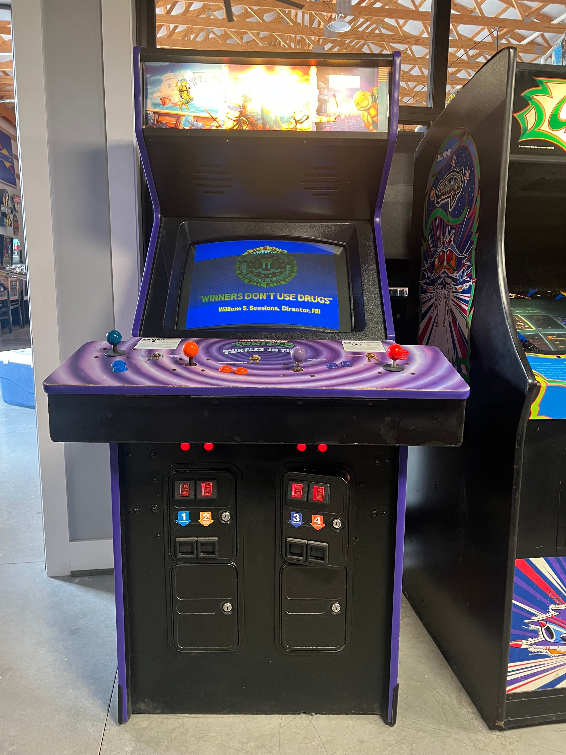 Teenage Mutant Ninja Turtles - TURTLES IN TIME 4 PLAYER Konami Arcade Game! ORIGINAL! Good Looking Arcade Cabinet - TMNT- TNT - Working Great!