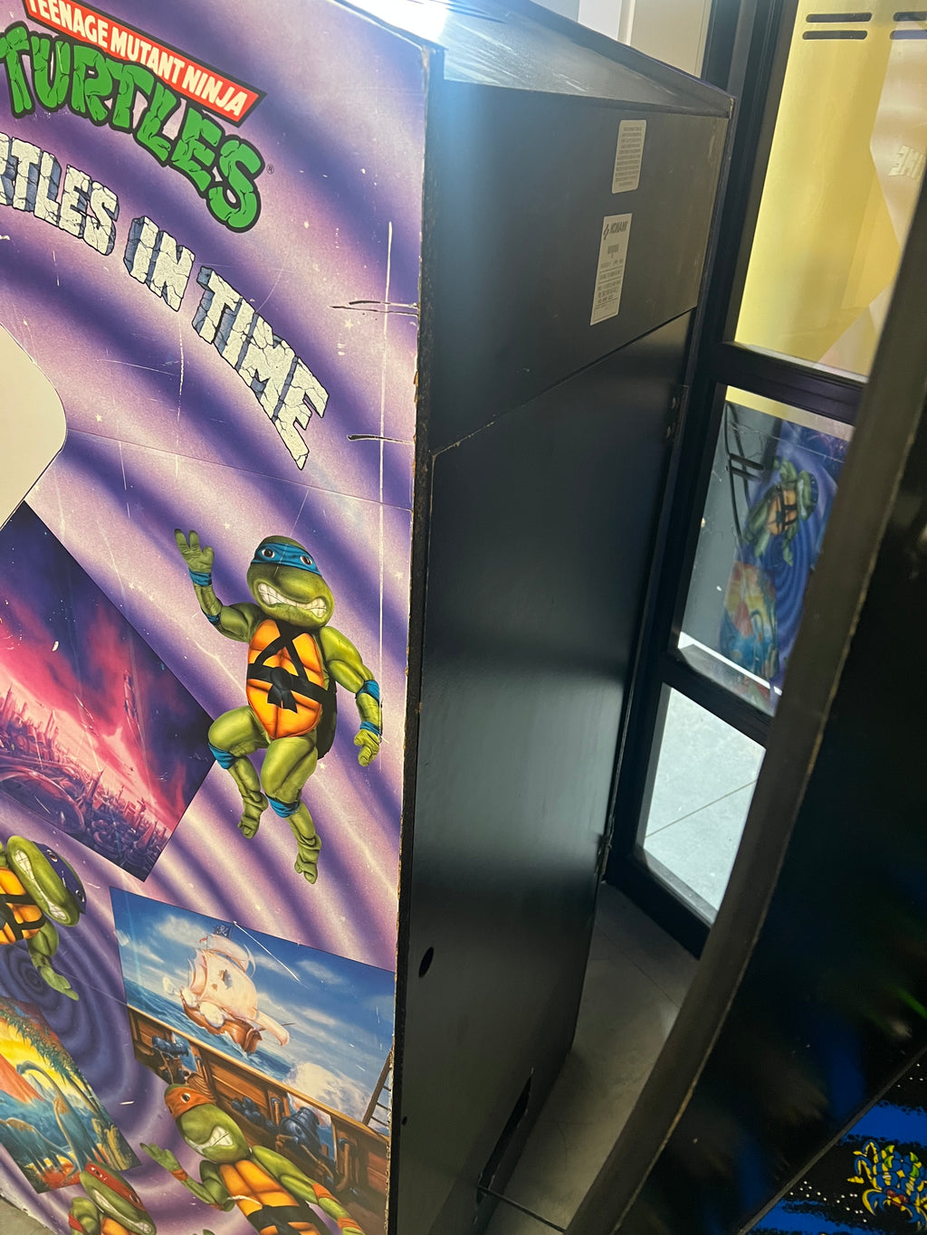 Teenage Mutant Ninja Turtles - TURTLES IN TIME 4 PLAYER Konami Arcade Game! ORIGINAL! Good Looking Arcade Cabinet - TMNT- TNT - Working Great!