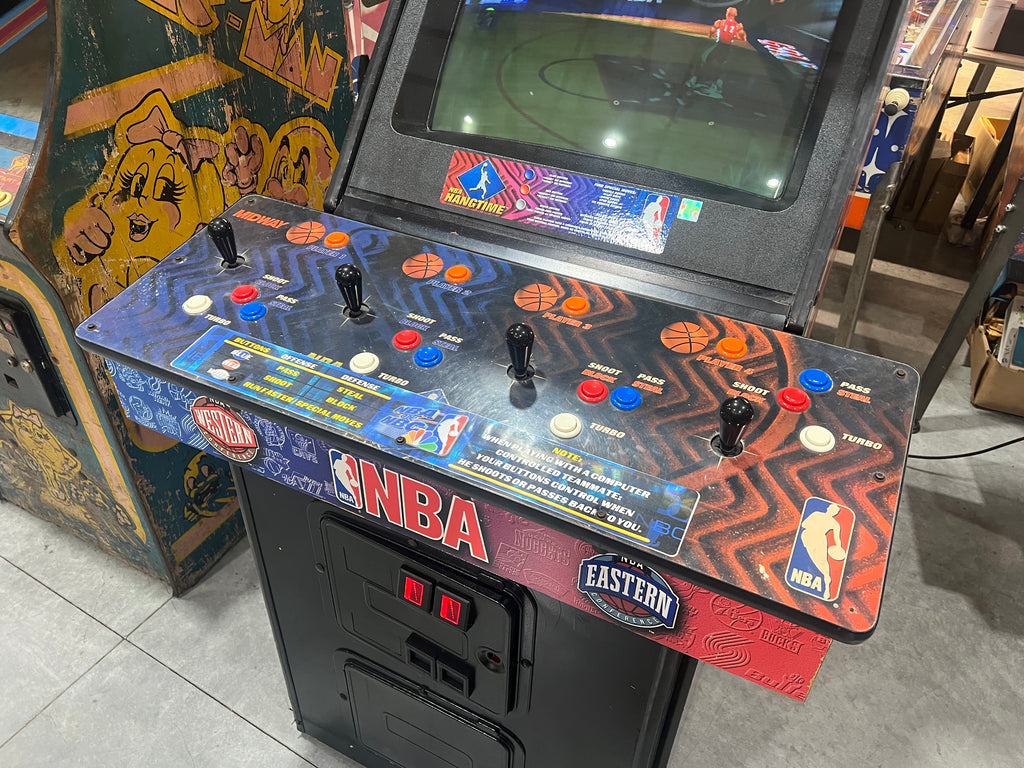 NBA HANGTIME and NFL BLITZ 4 PLAYER COMBO! Good Looking NBA Hangtime Arcade Cabinet - Working all the way!