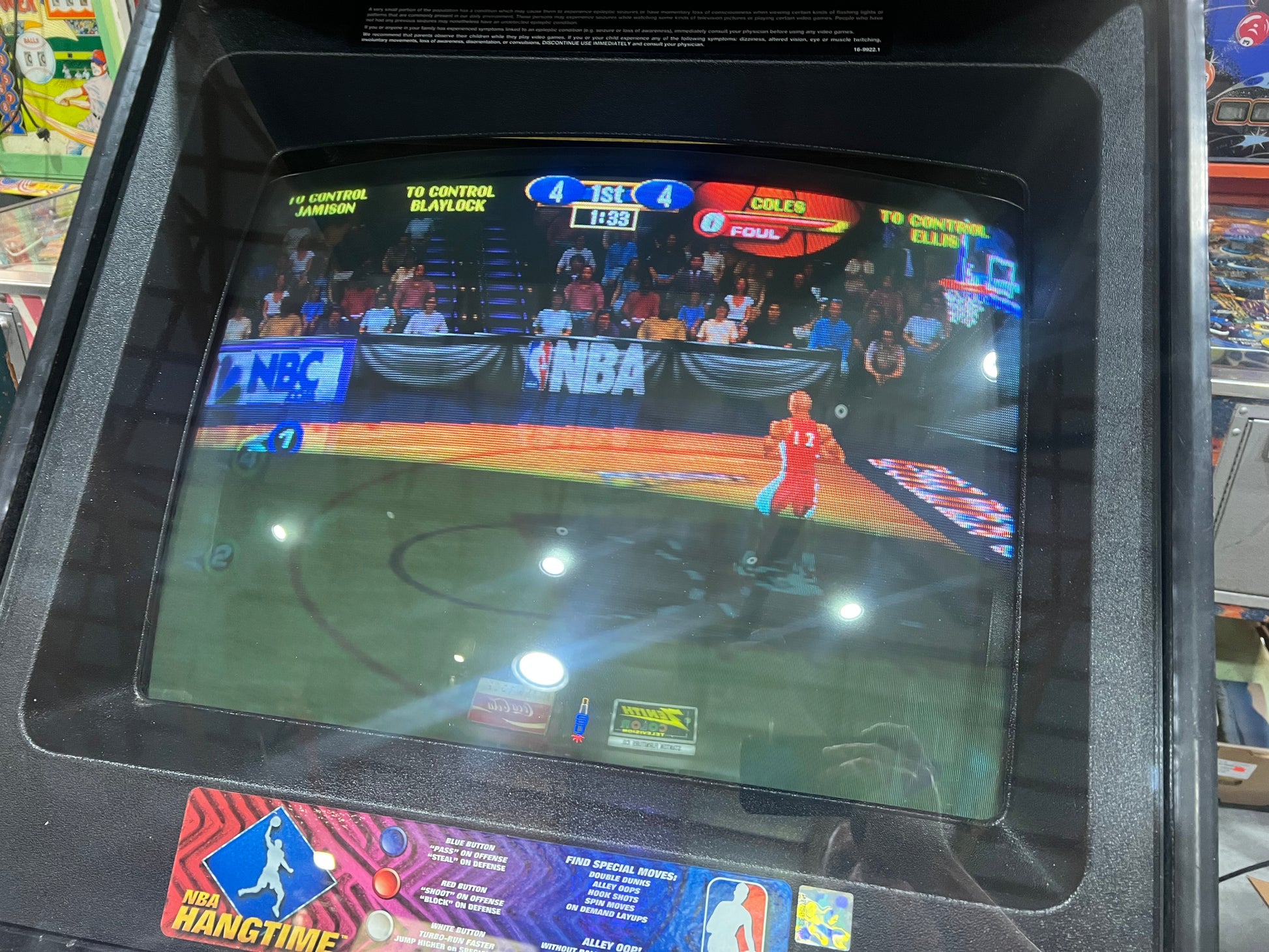 NBA HANGTIME and NFL BLITZ 4 PLAYER COMBO! Good Looking NBA Hangtime Arcade Cabinet - Working all the way!
